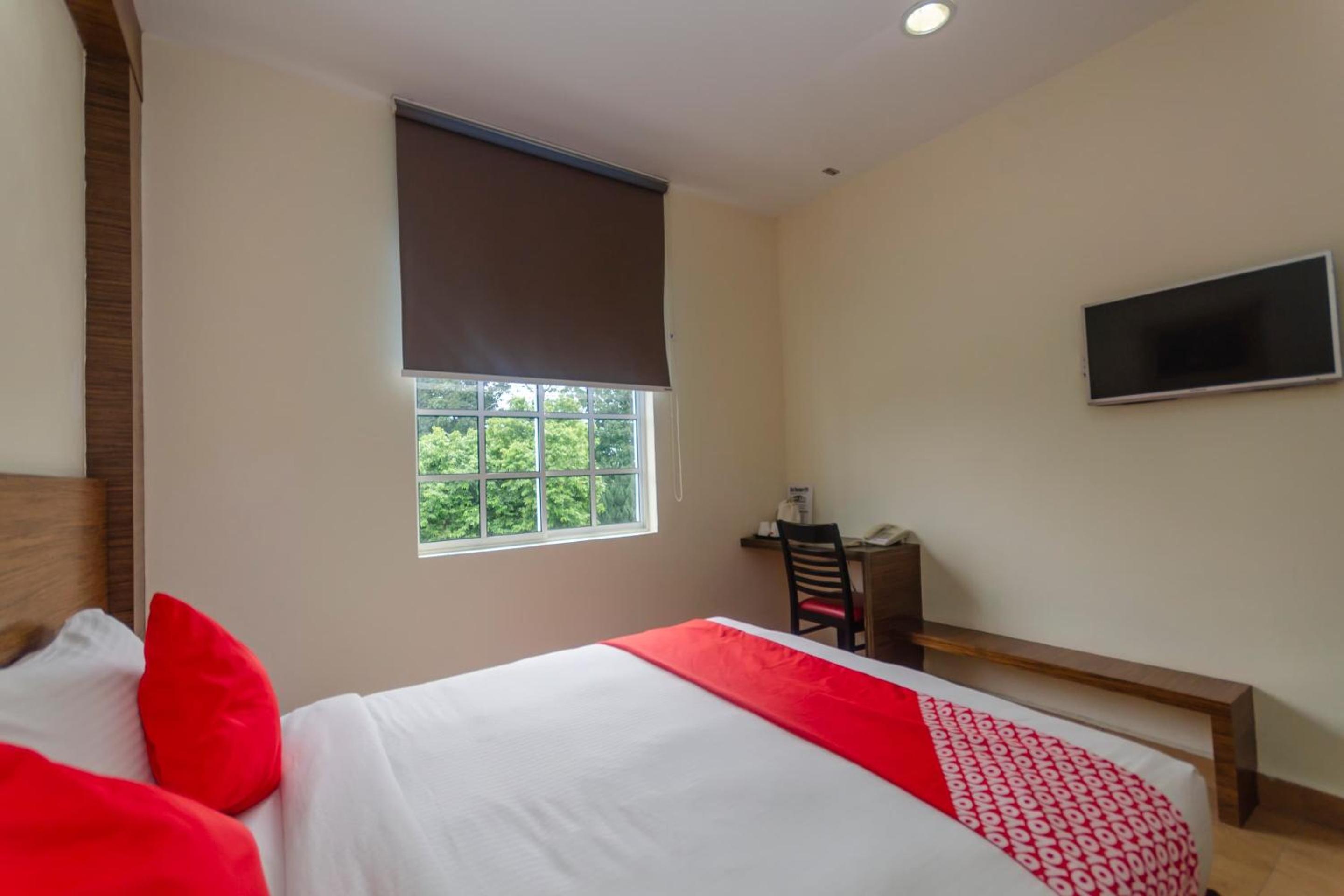 Deluxe Queen Room photo 3