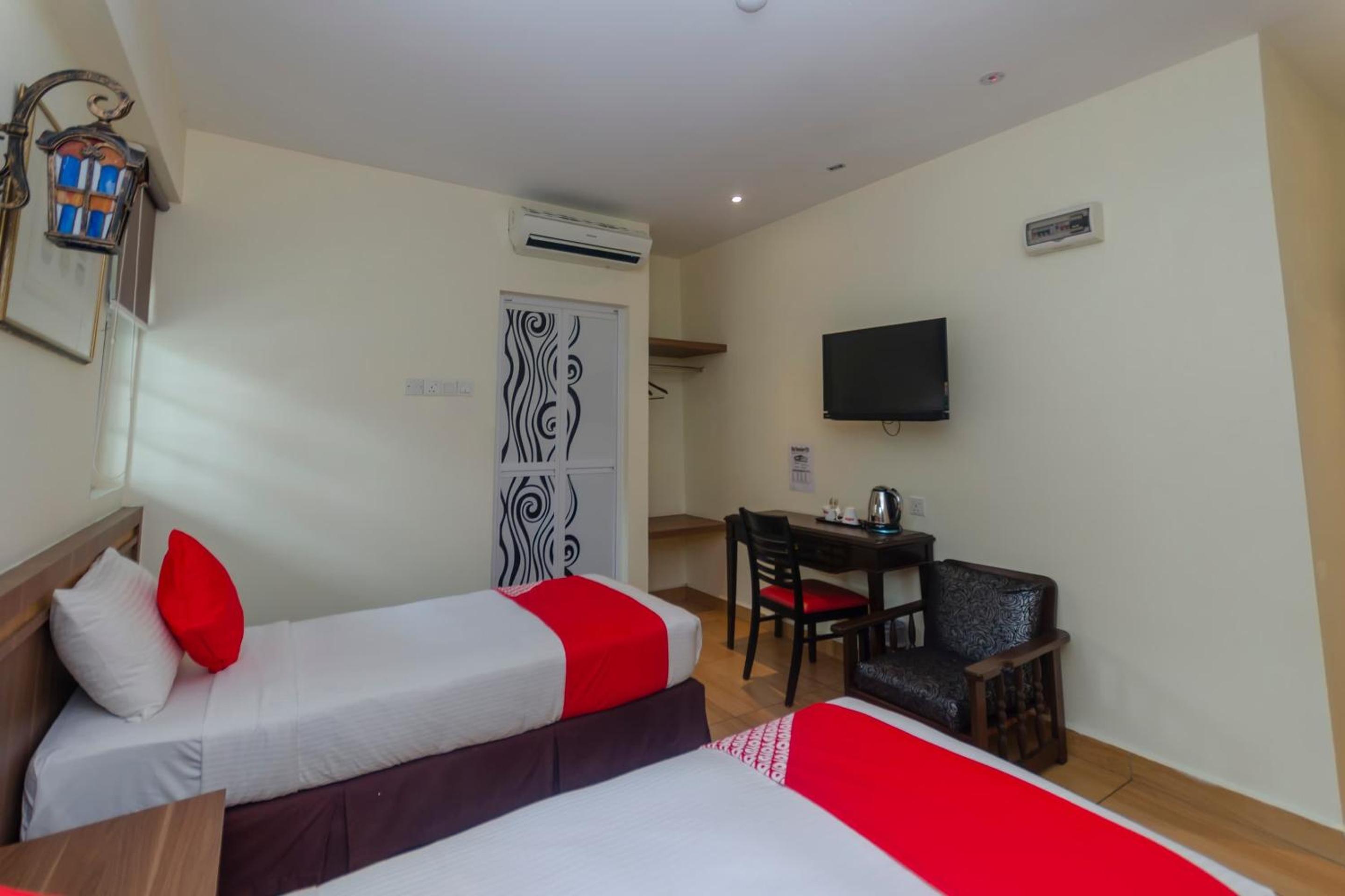 Deluxe Twin Room photo 3