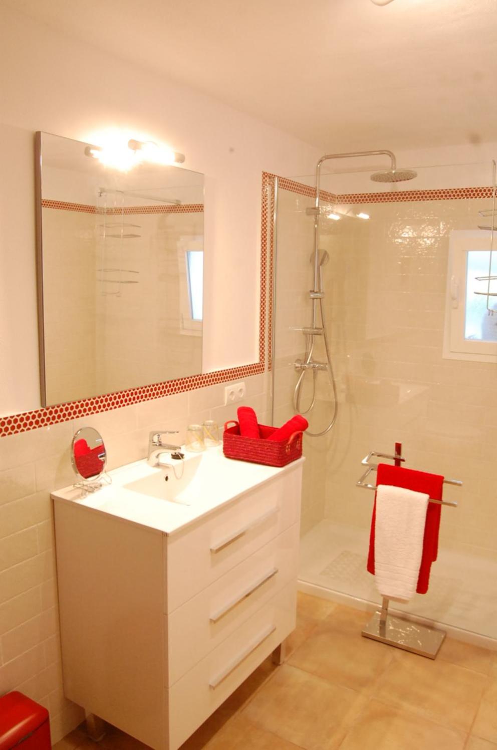 Three-Bedroom House photo 2