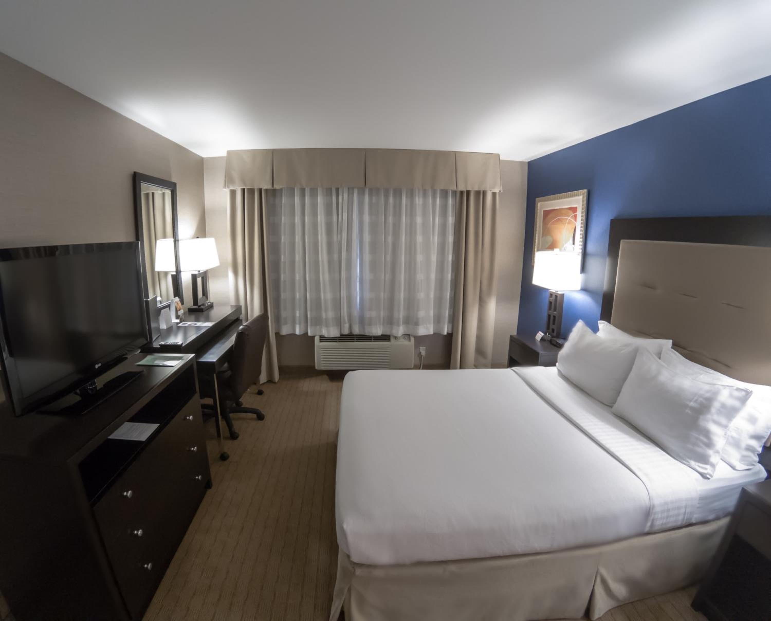 Double Room - Disability Access - Accessible Tub - Photo 1