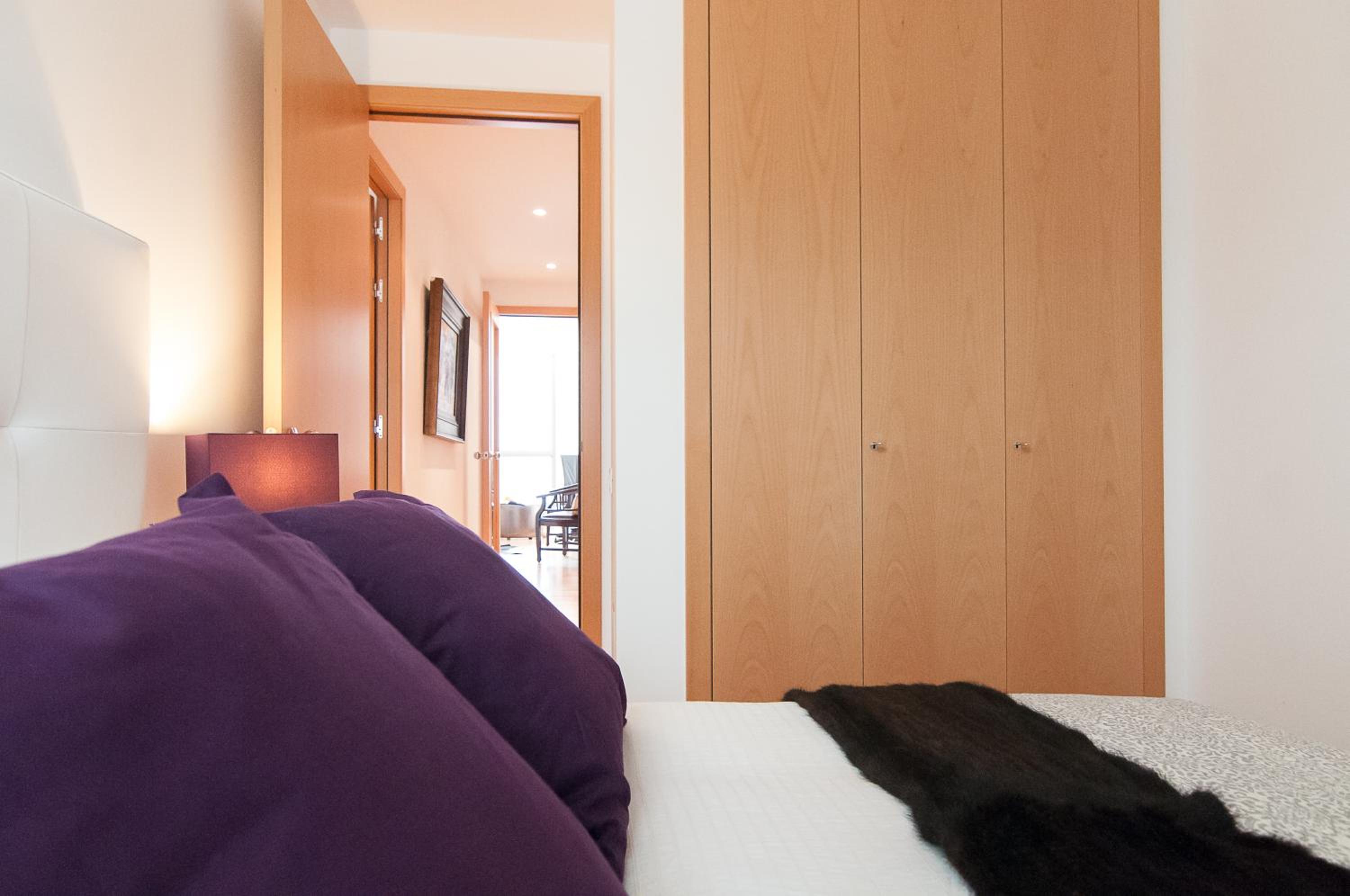 Two-Bedroom Apartment - Urgell, 46 photo 2
