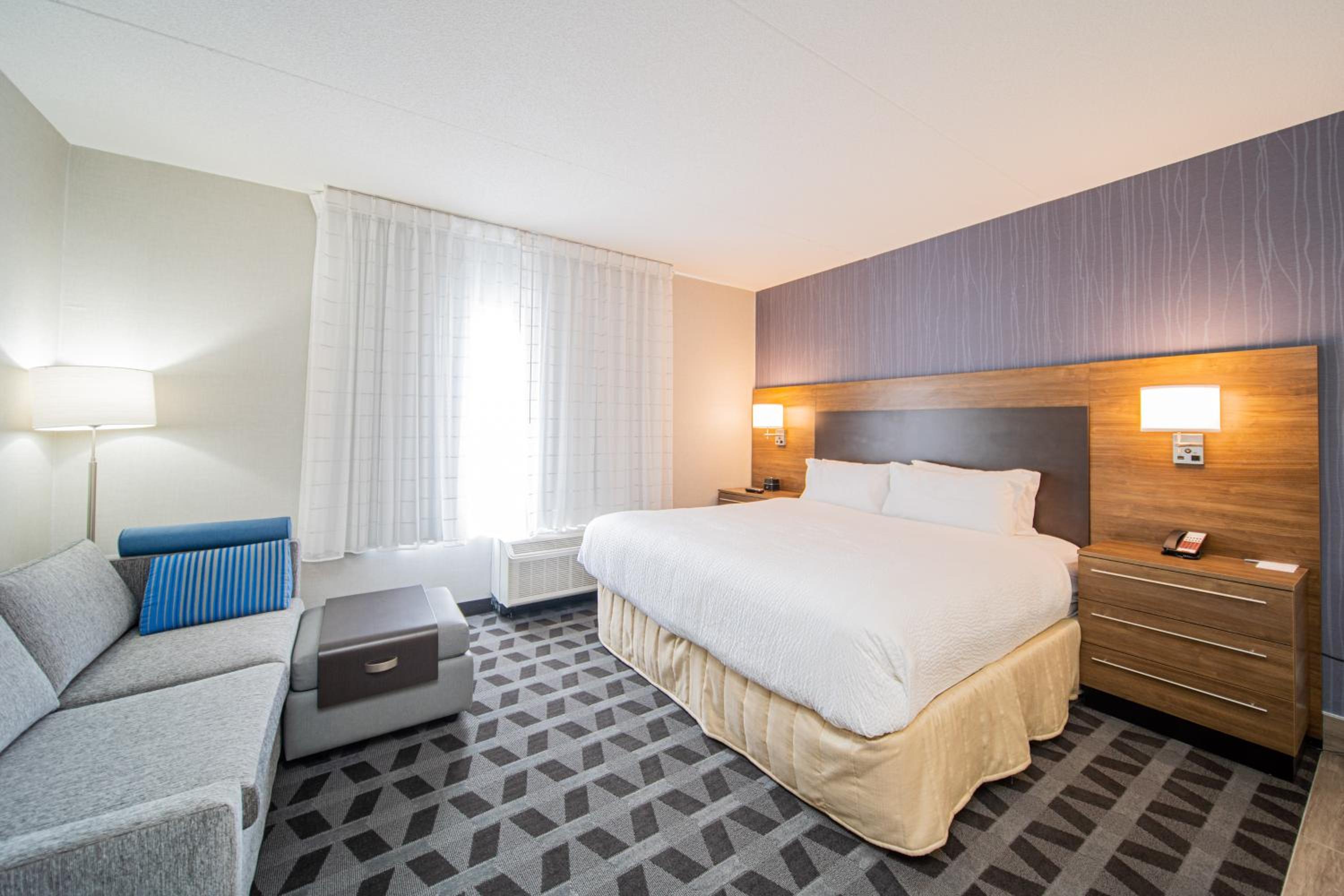 Traditional Studio, 1 King, Sofa bed, Limited view