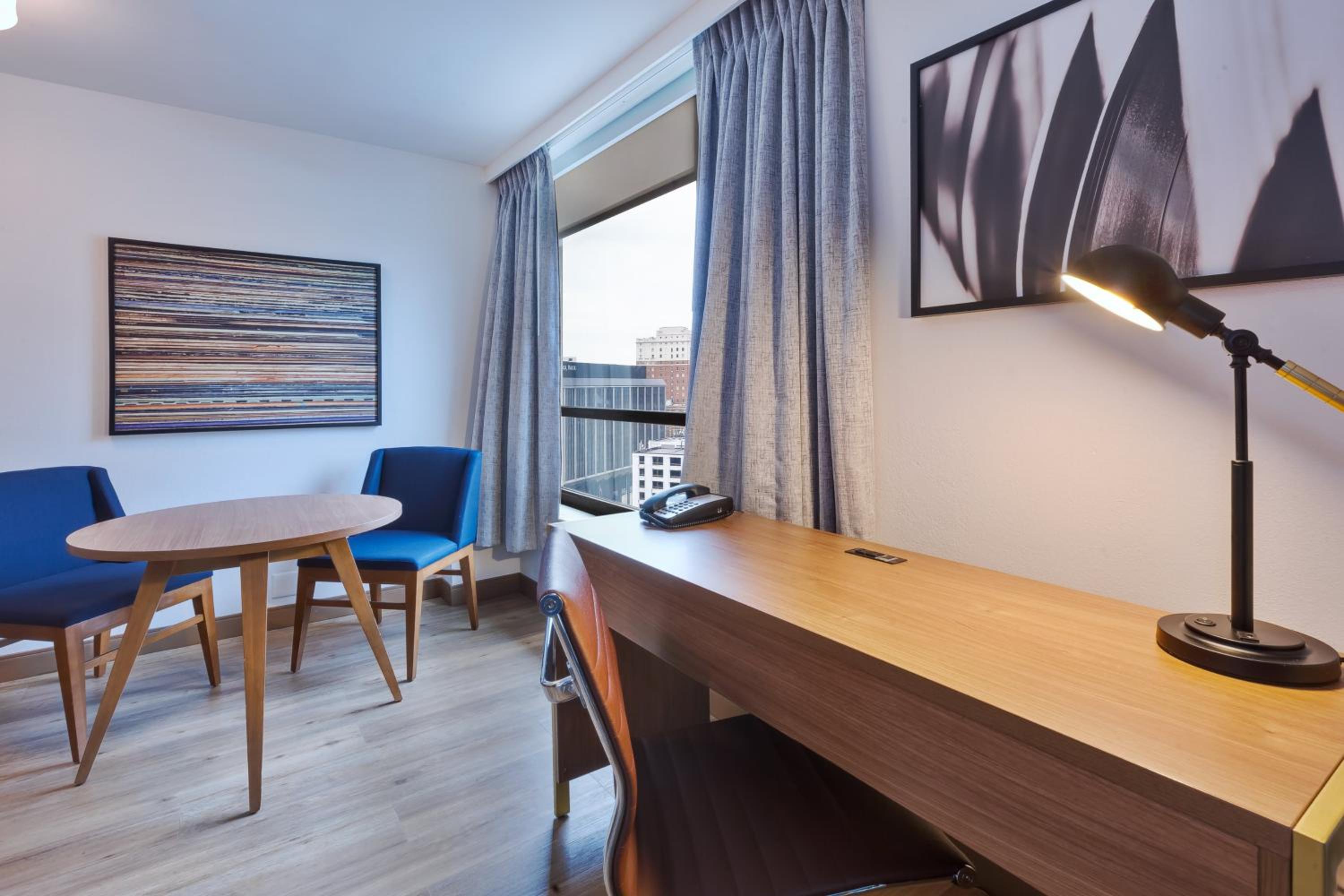 Queen Suite with Two Queen Beds - Photo 8