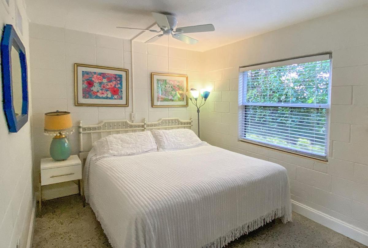 King Suite with Pool View photo 3