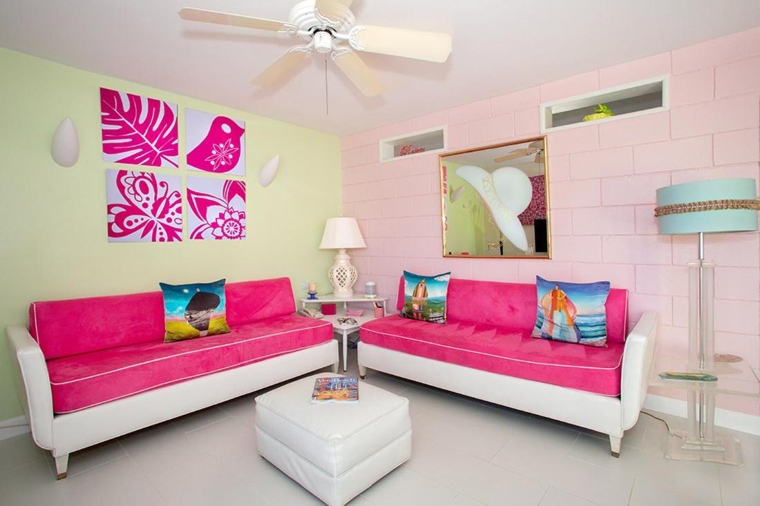 Queen Suite with Pool View - Photo 2