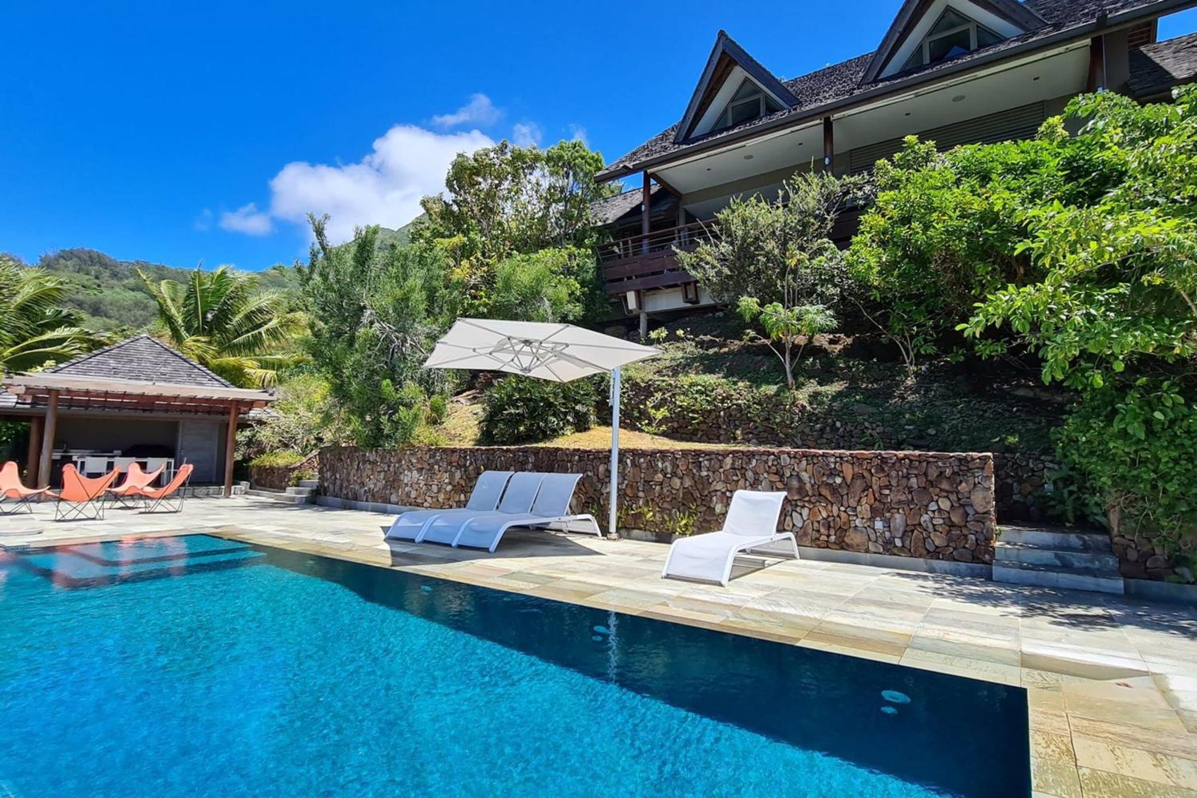 Villa photo 1