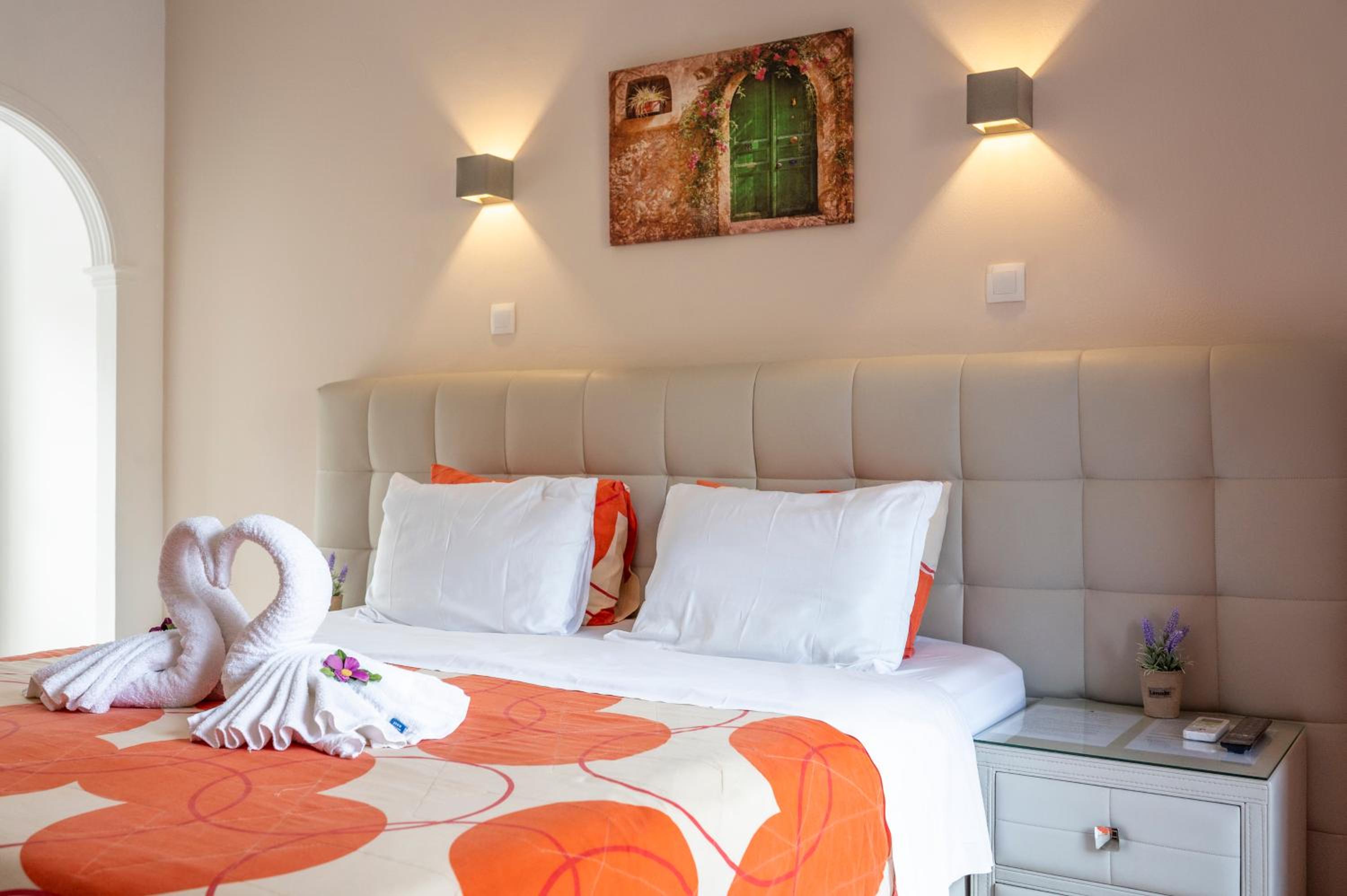 Standard Double Room - Photo 6
