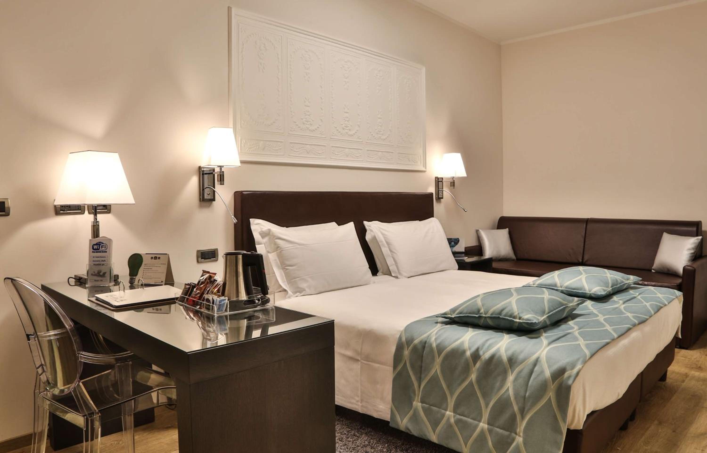 Classic Triple Room - Photo 11