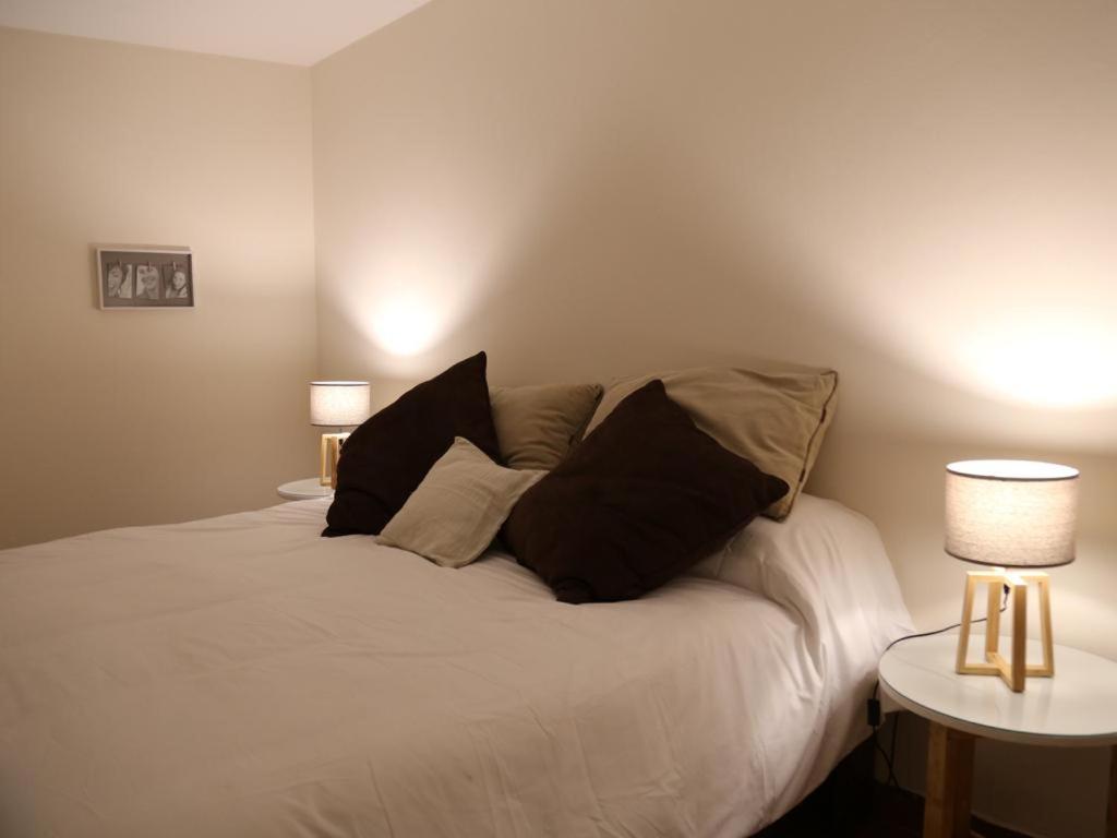 Three-Bedroom House photo 2