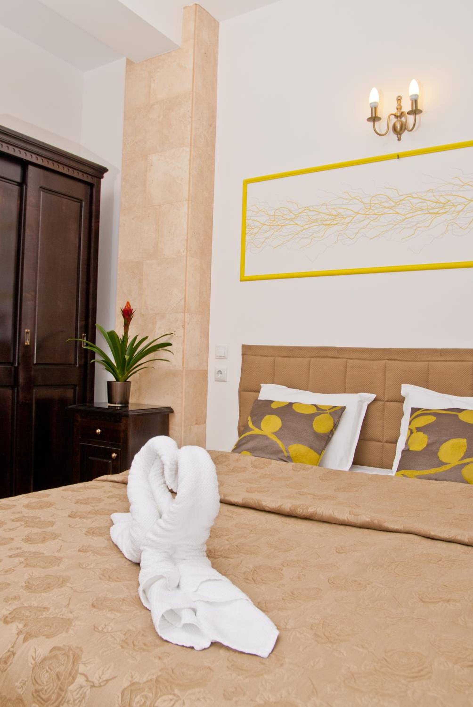 Double Room - Photo 20