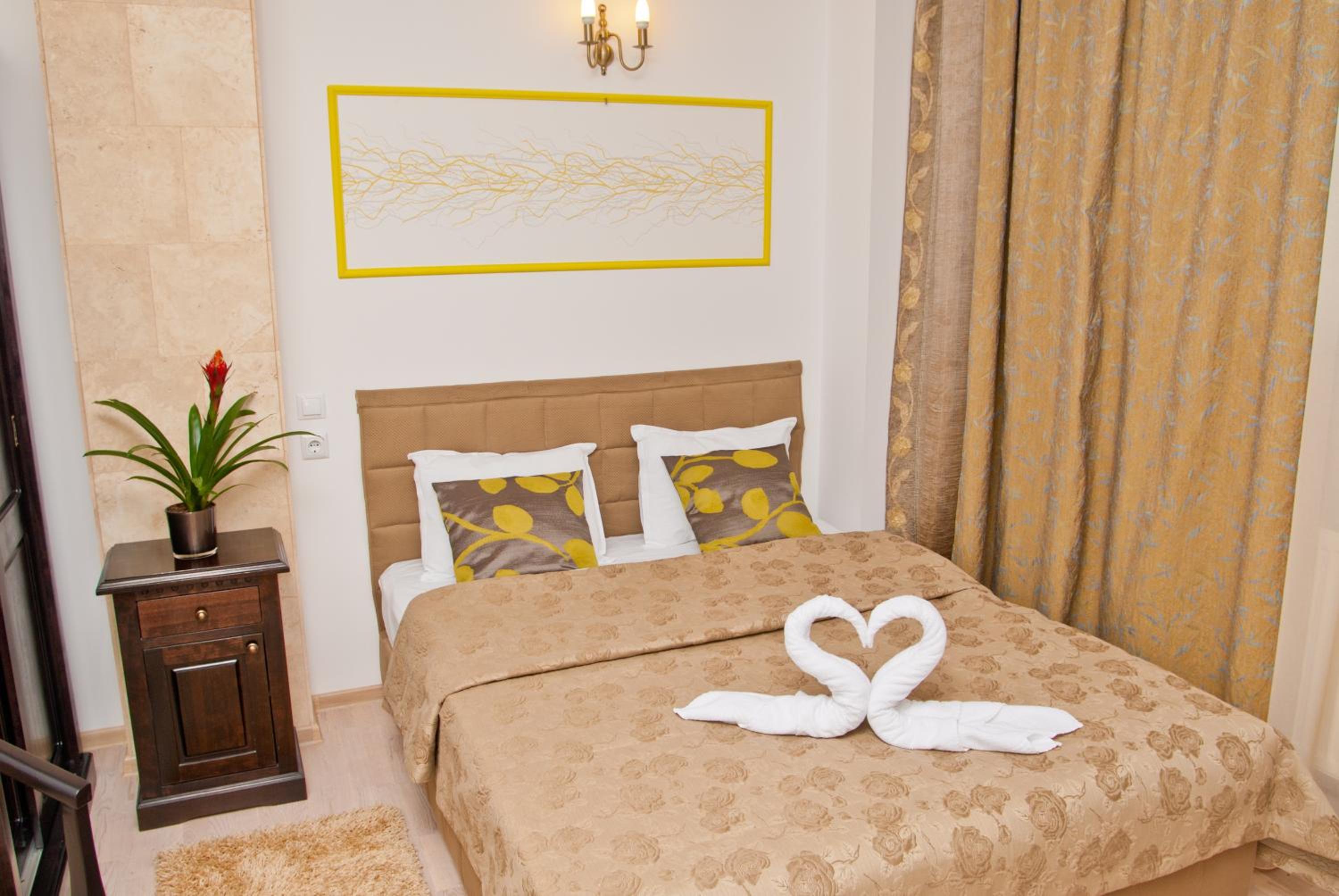 Double Room - Photo 19
