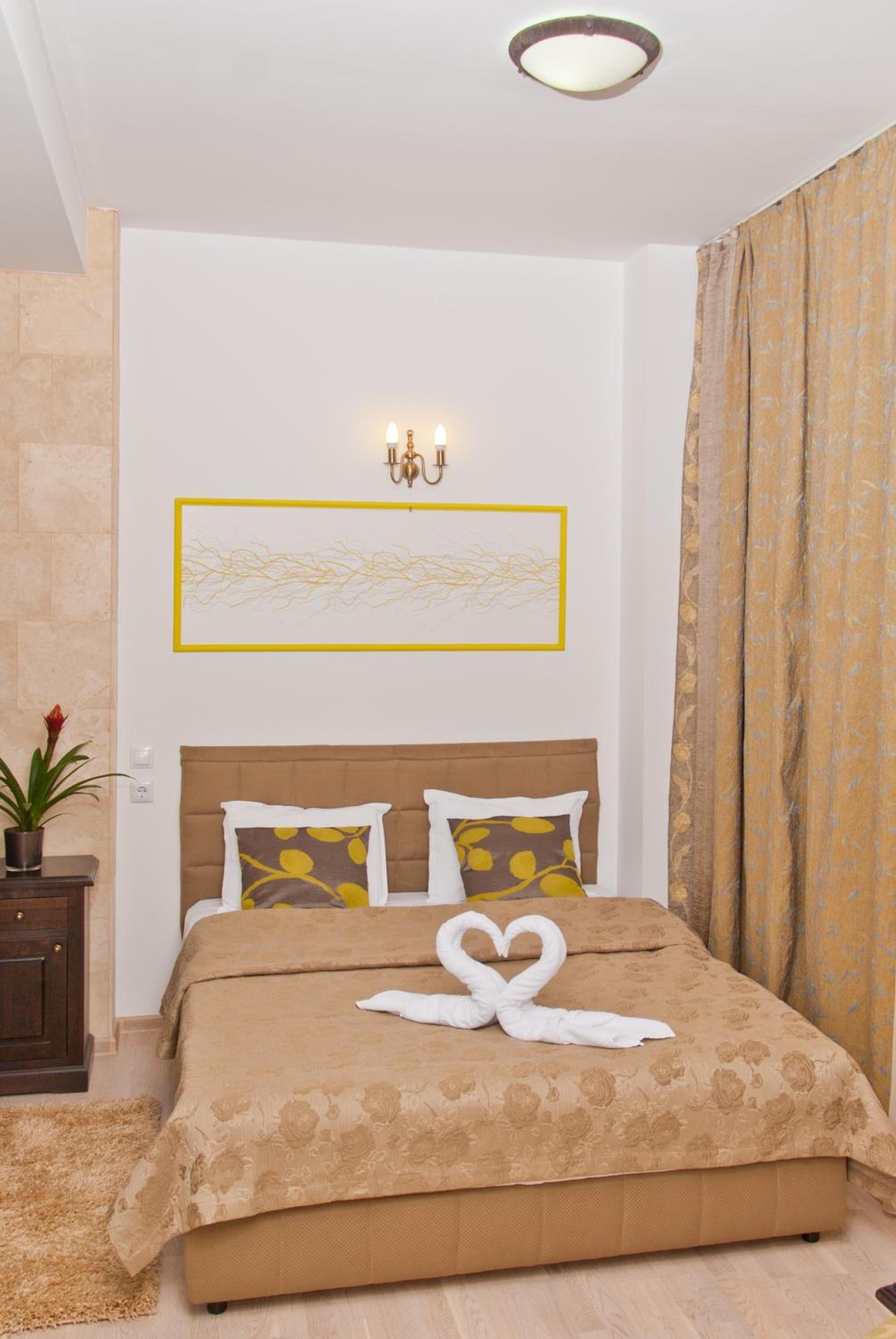 Double Room - Photo 21