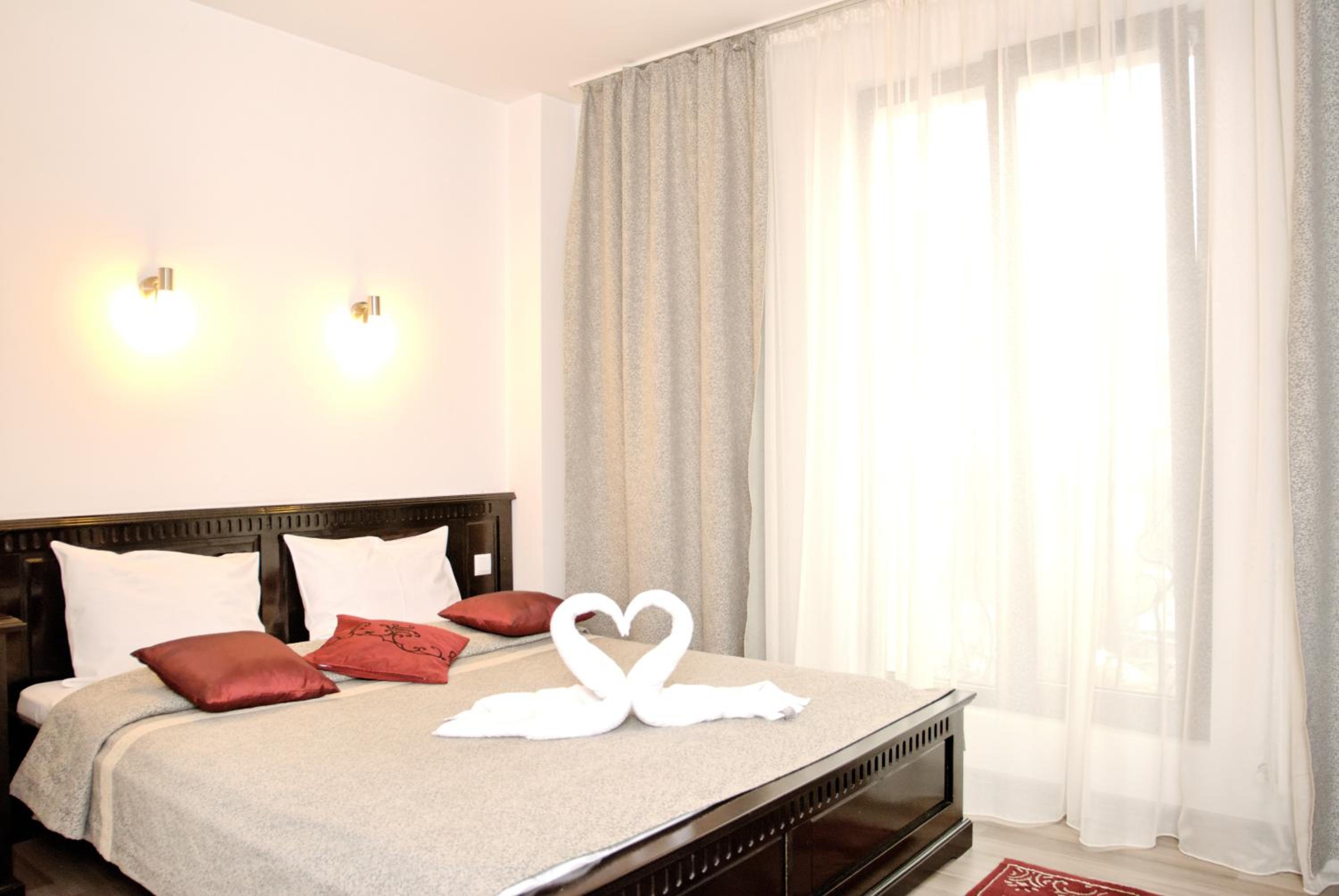 Double Room - Photo 9