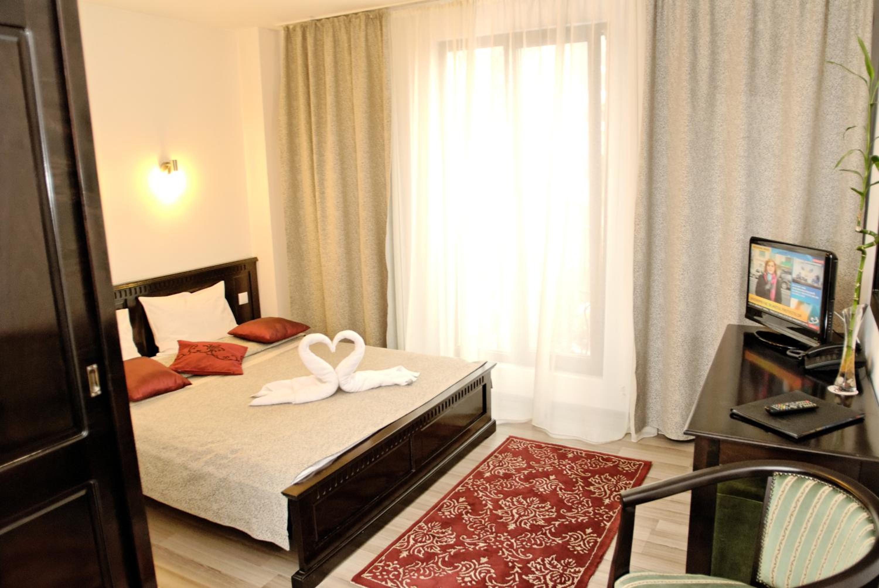 Double Room - Photo 22