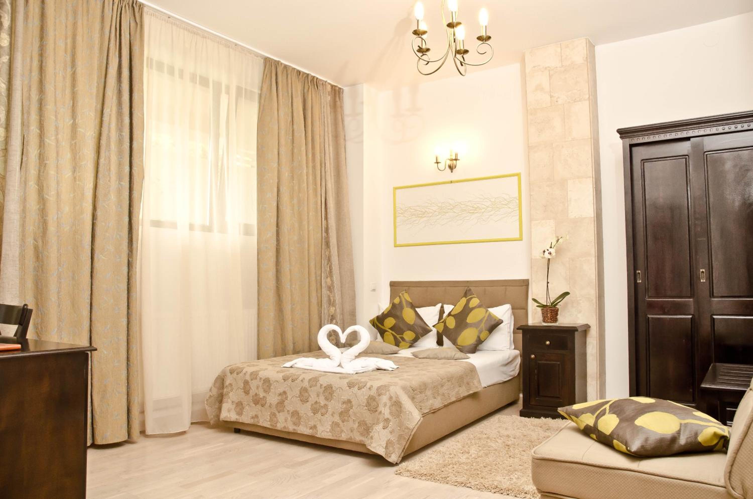 Double Room - Photo 1