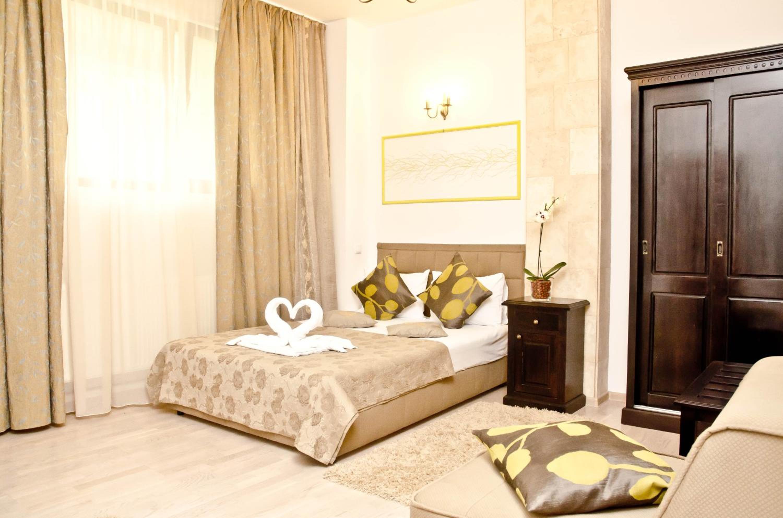 Family Room photo 1