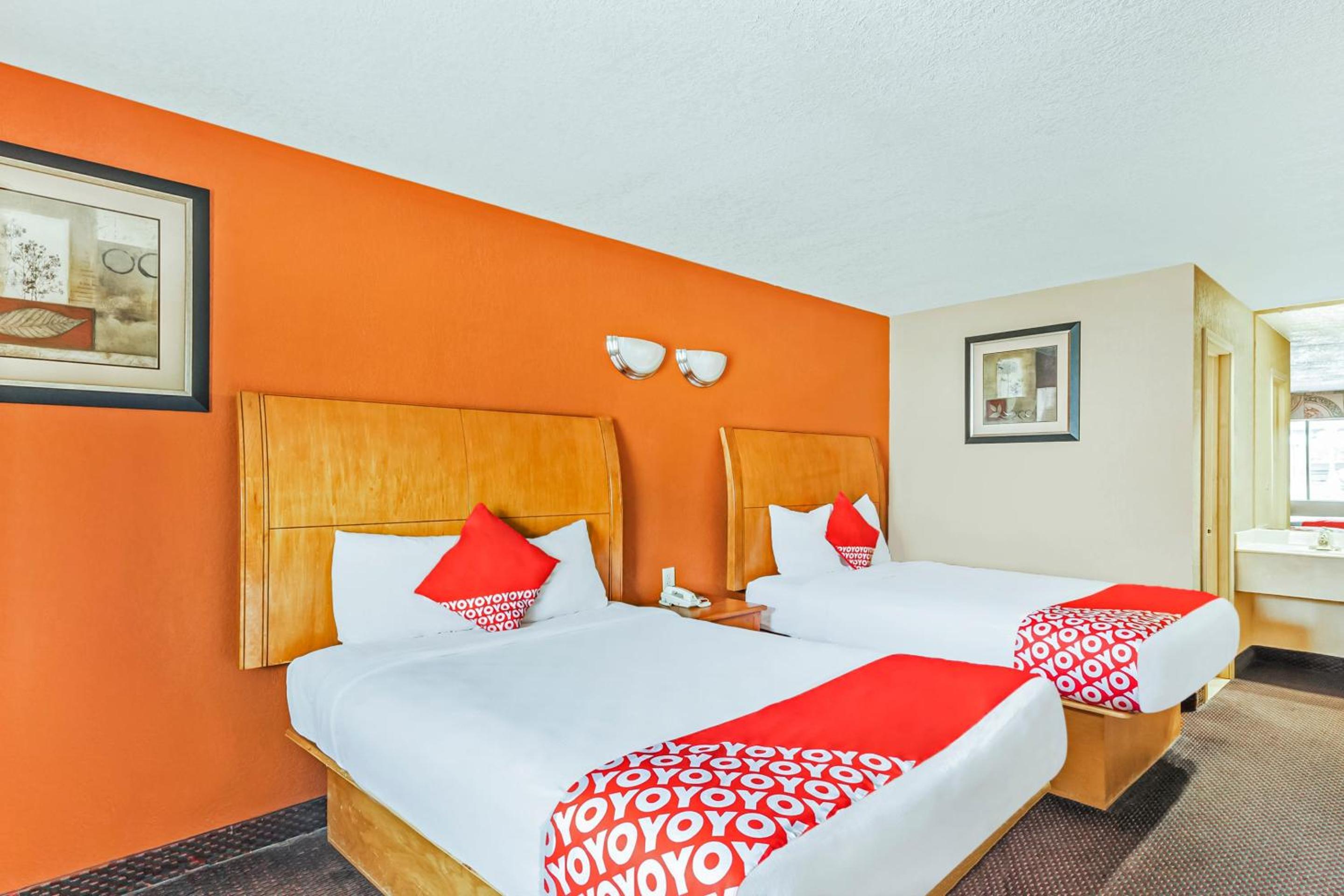 Queen Room With Two Queen Beds photo 1