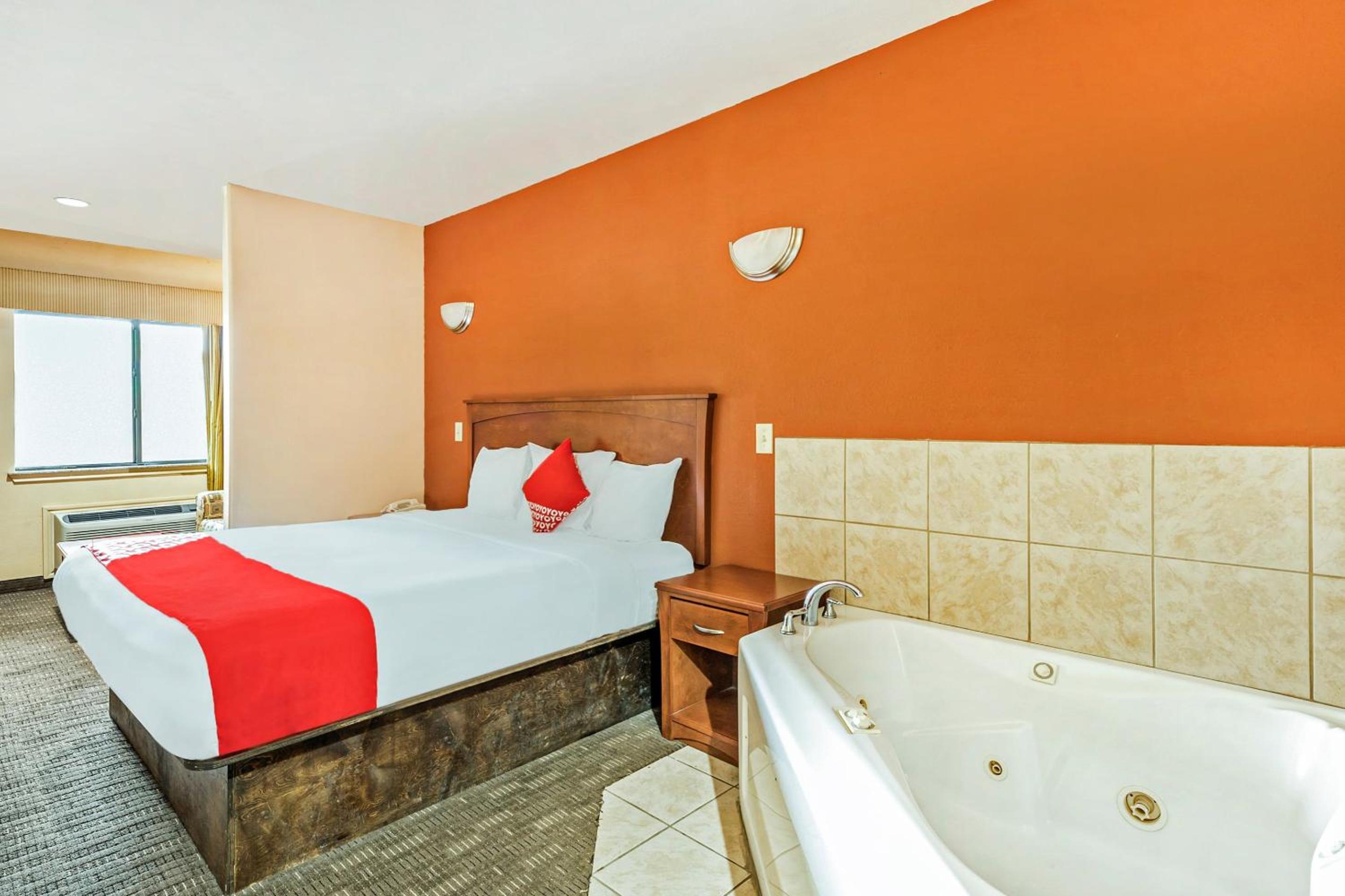 Premium King Bed photo 3