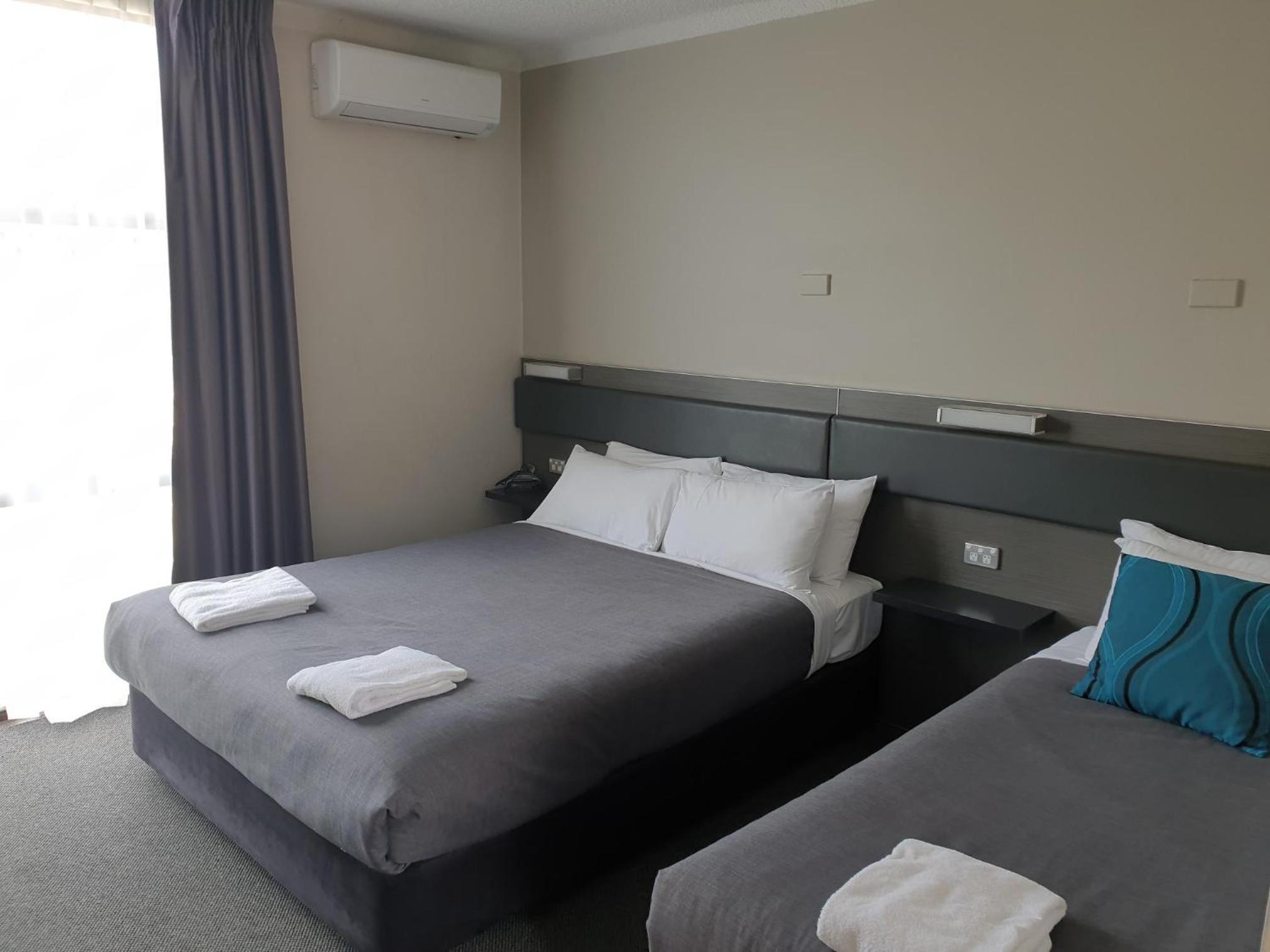Queen and Single Room