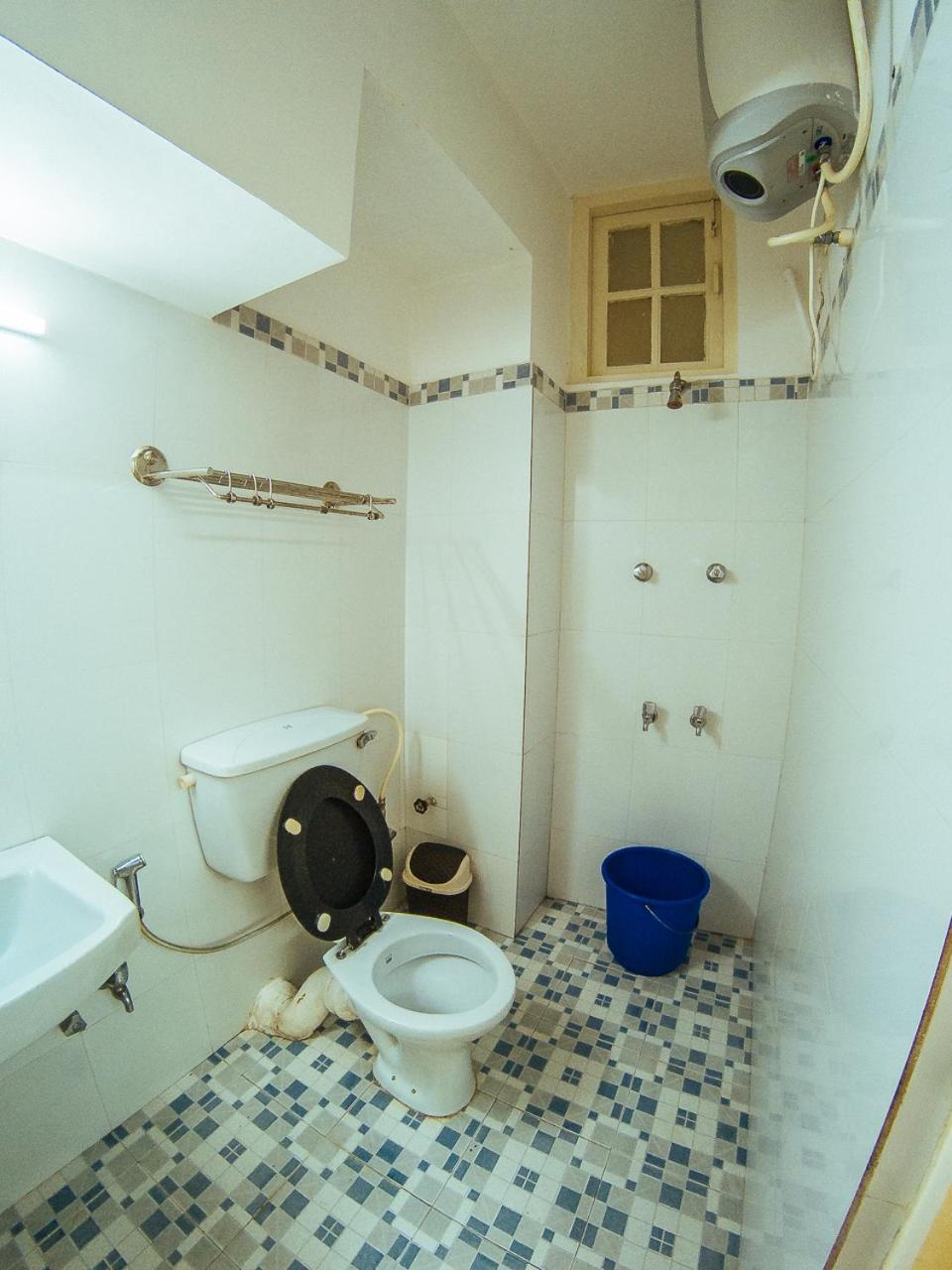 Standard Double Room with Fan - Photo 5