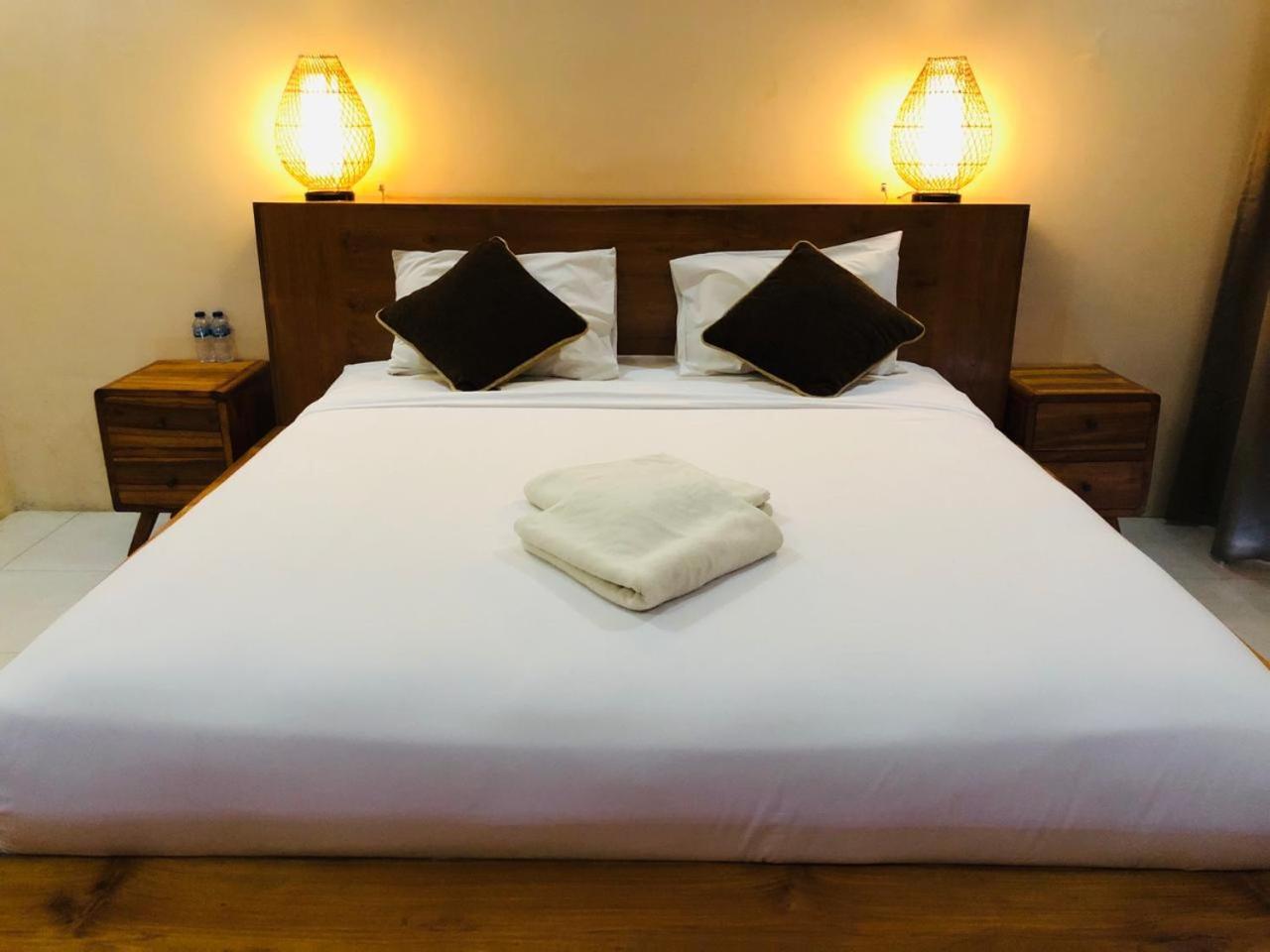 Deluxe Double Room with Bath - Photo 4