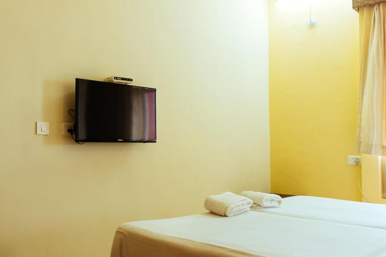 Standard Double Room - Photo 9