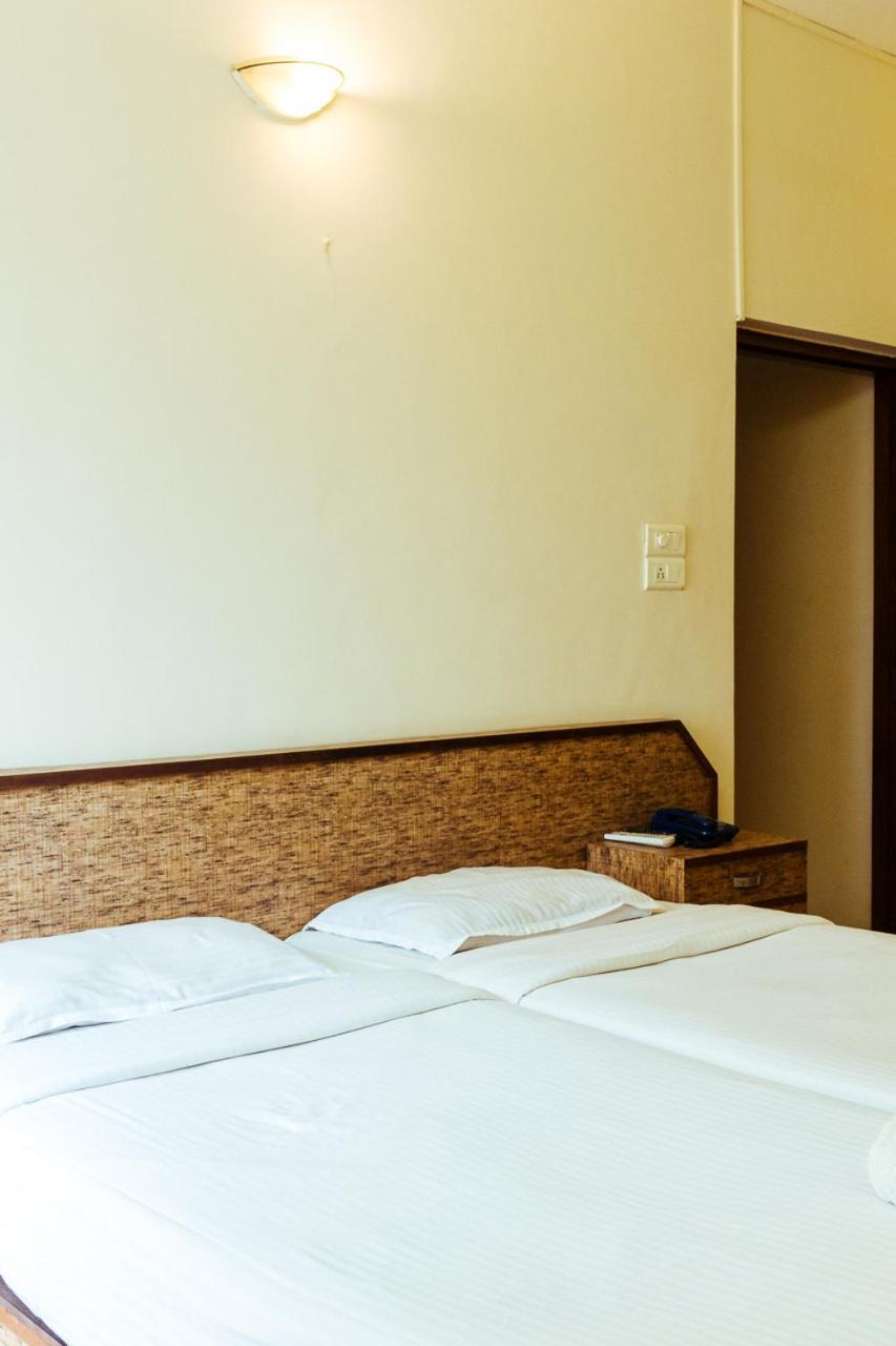 Standard Double Room - Photo 8