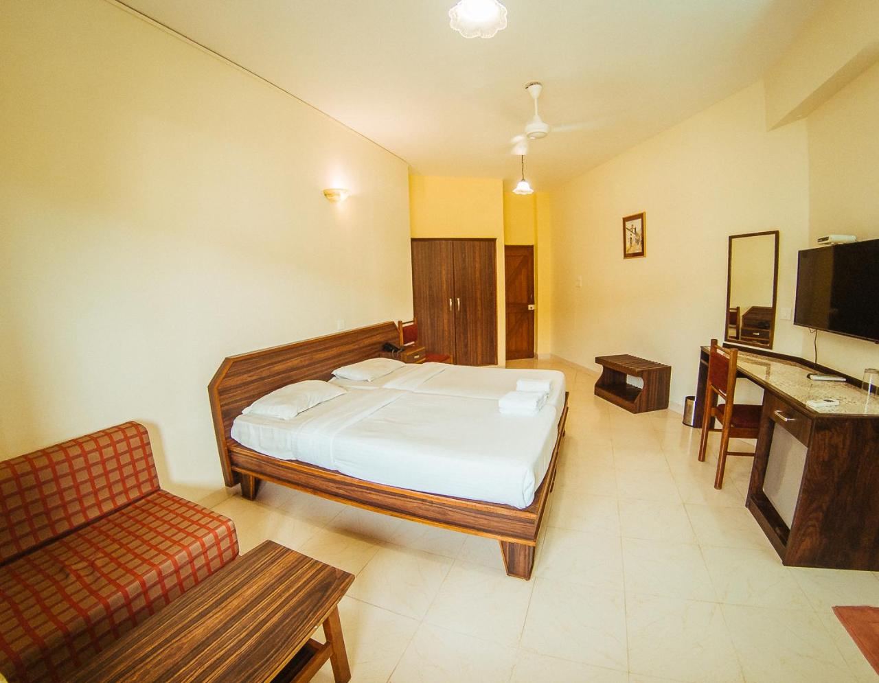 Deluxe Room - Photo 16