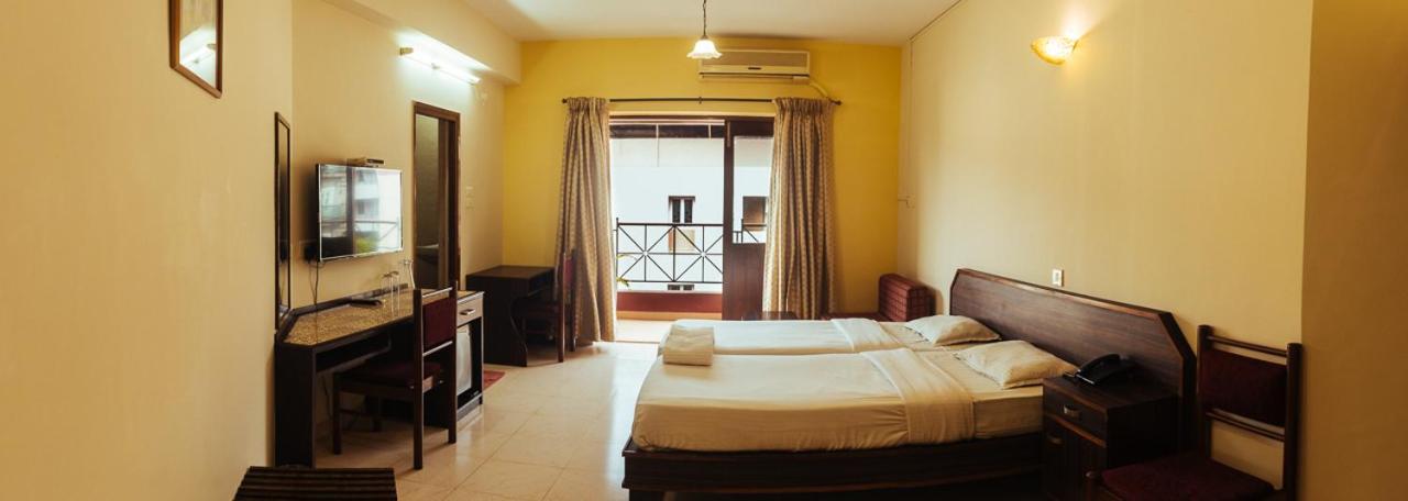Deluxe Room - Photo 14