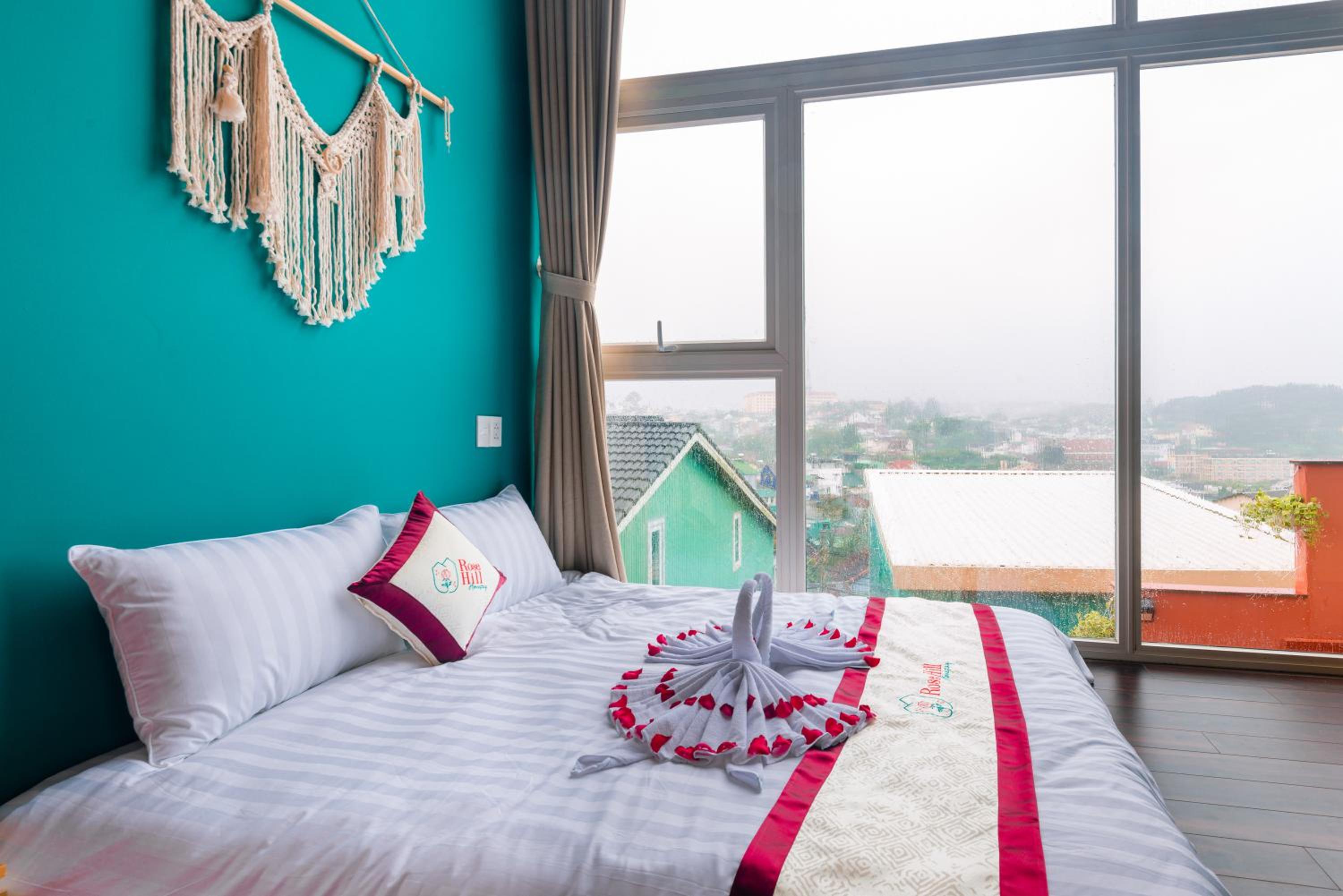 Deluxe Double Room with Balcony - Photo 3