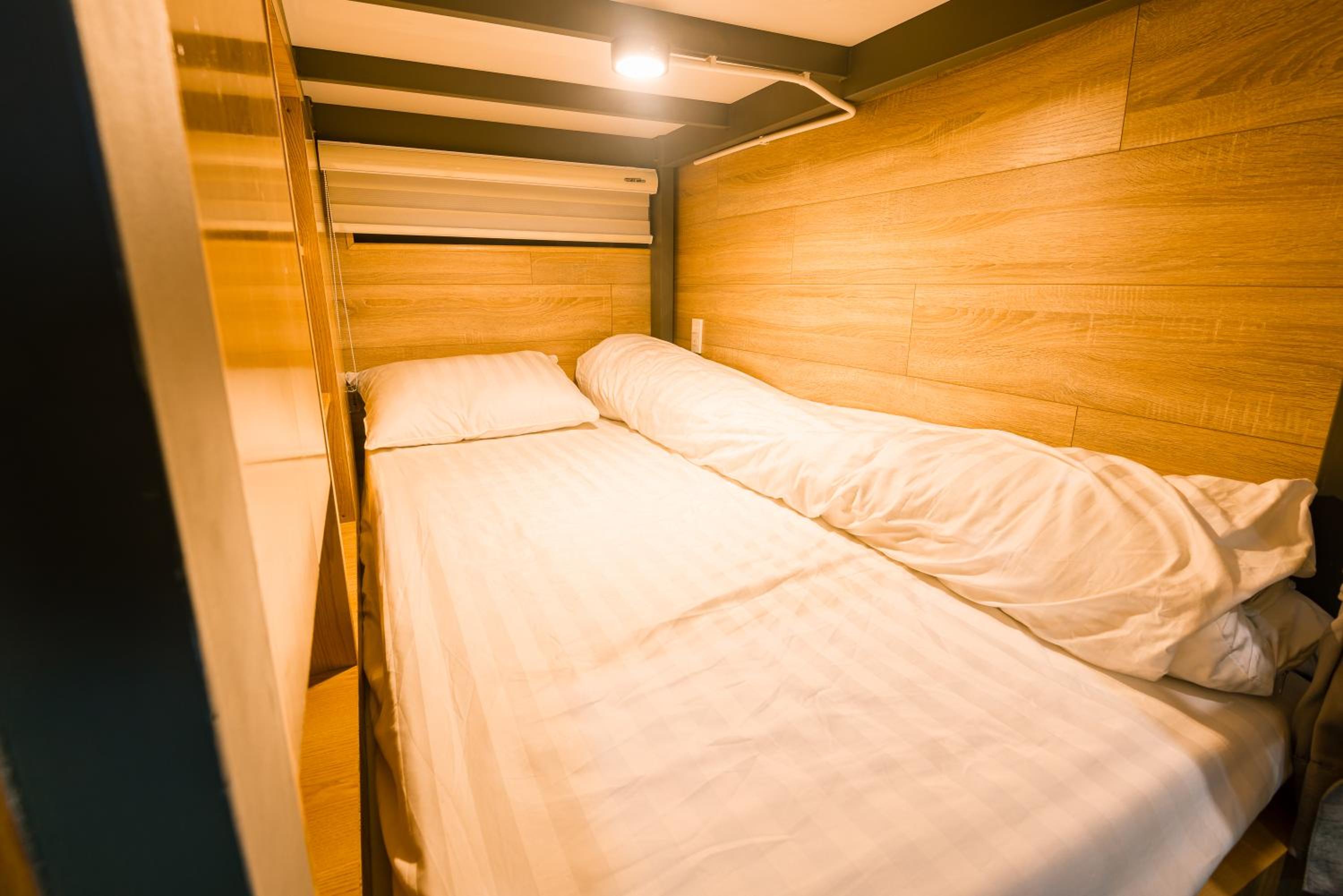 Bed in 8-Bed Mixed Dormitory Room