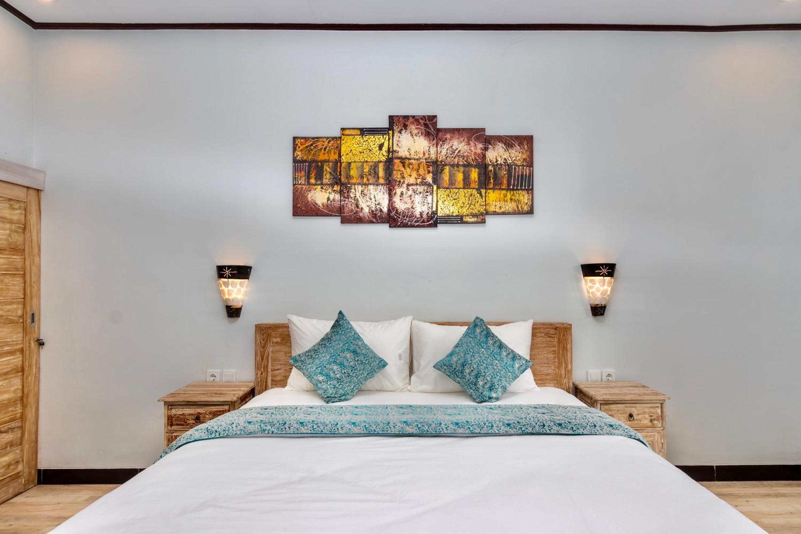 Double Room with Balcony - Photo 2