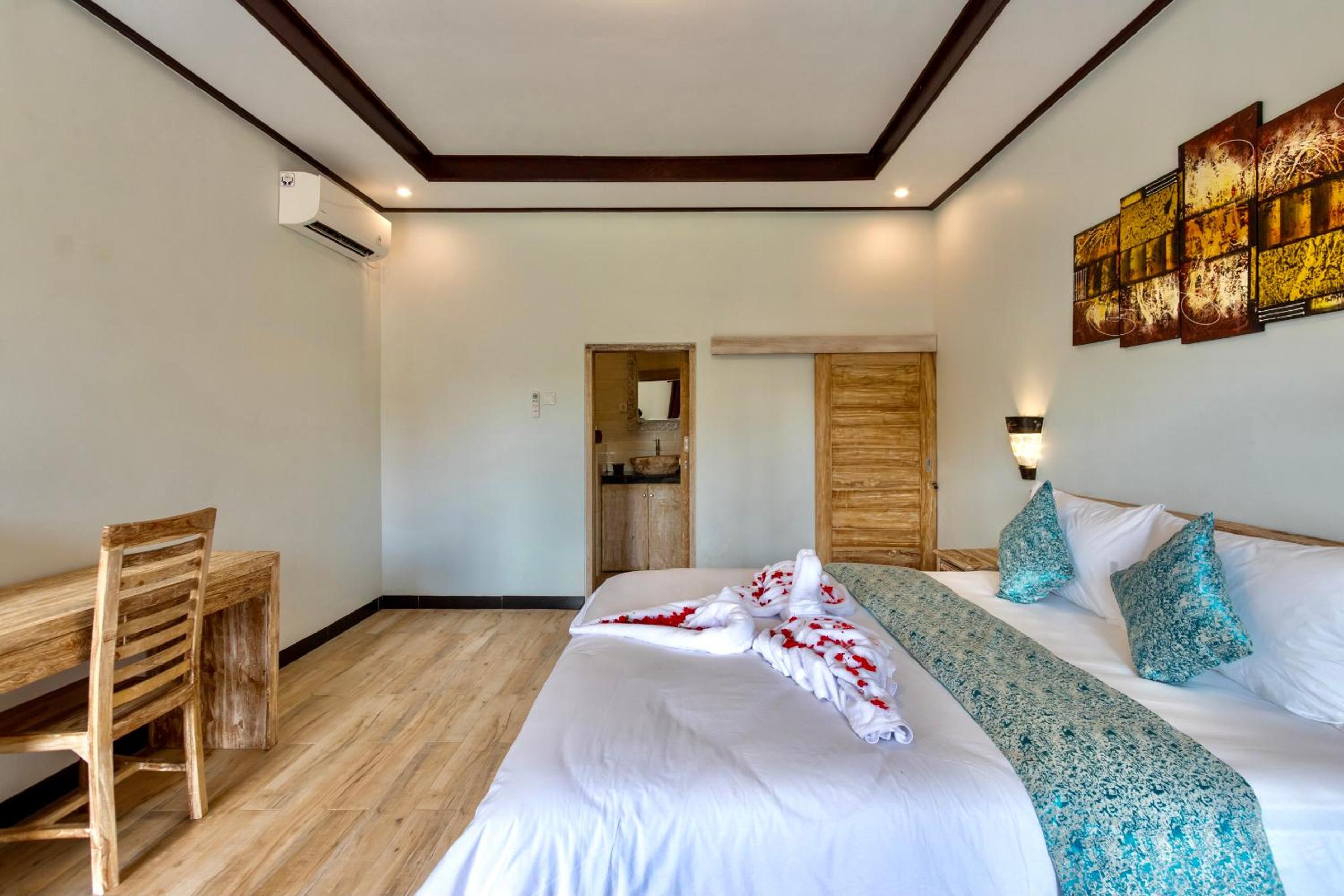 Double Room with Balcony - Photo 7