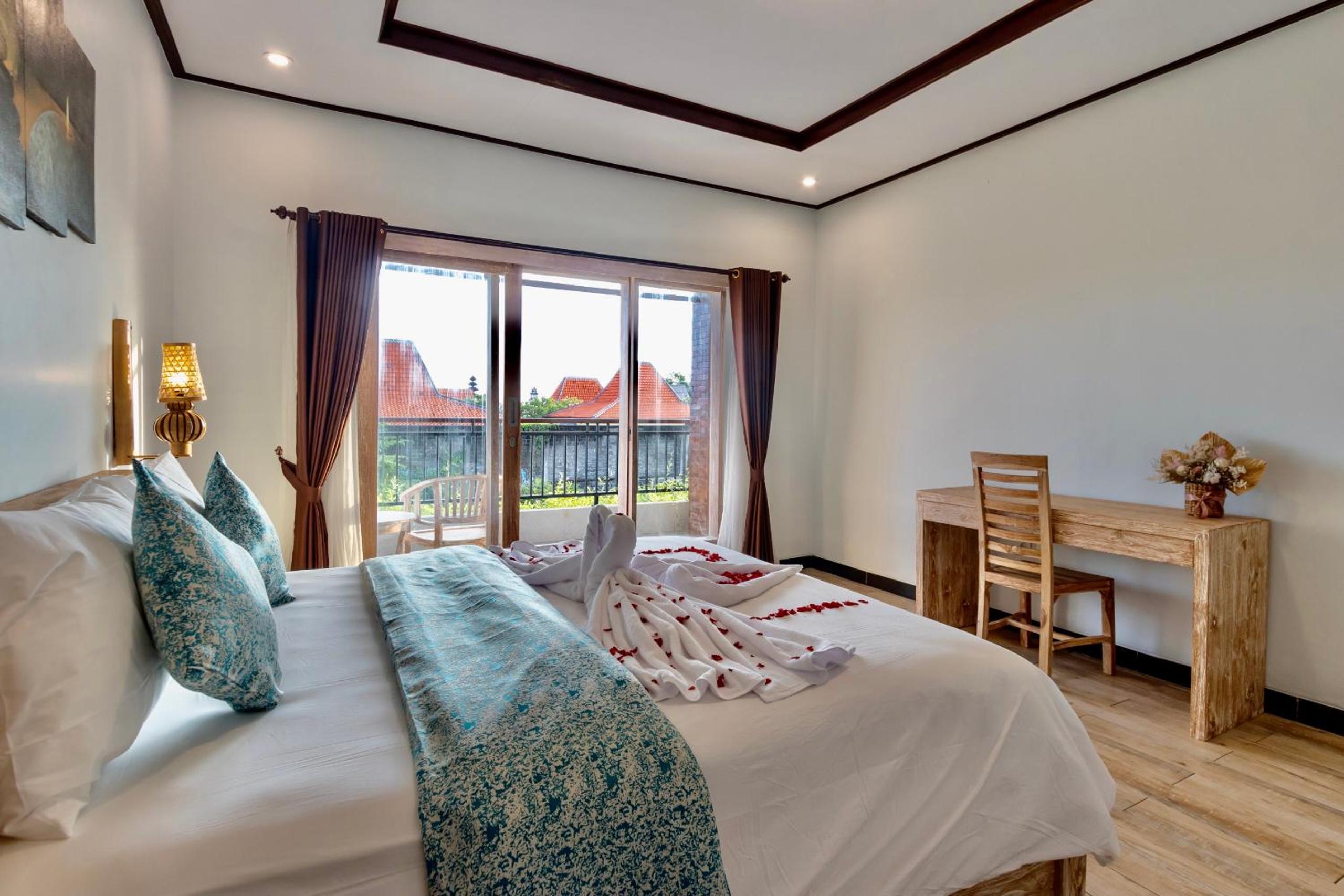 Double Room with Balcony - Photo 5