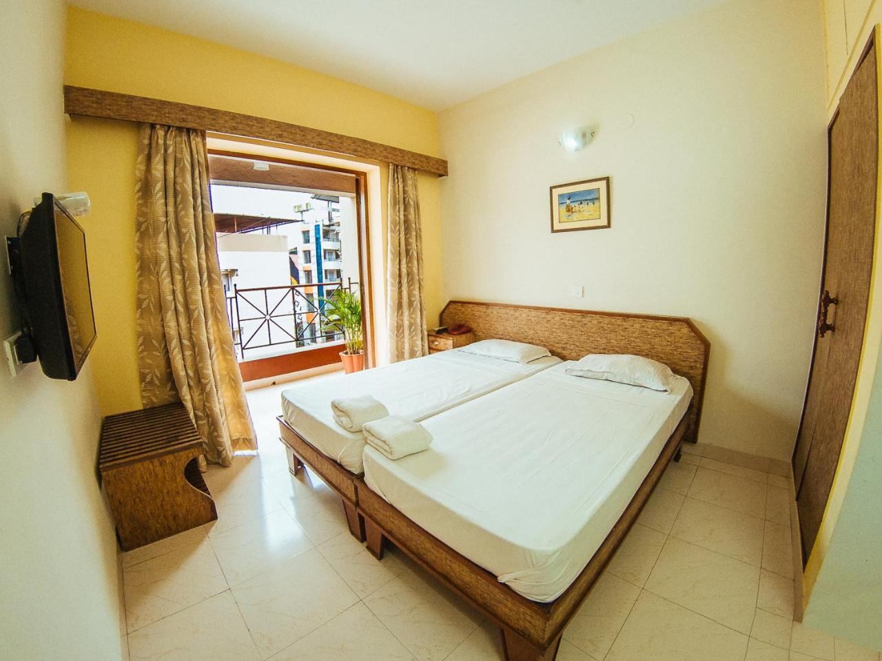 Standard Double Room with Fan - Photo 1