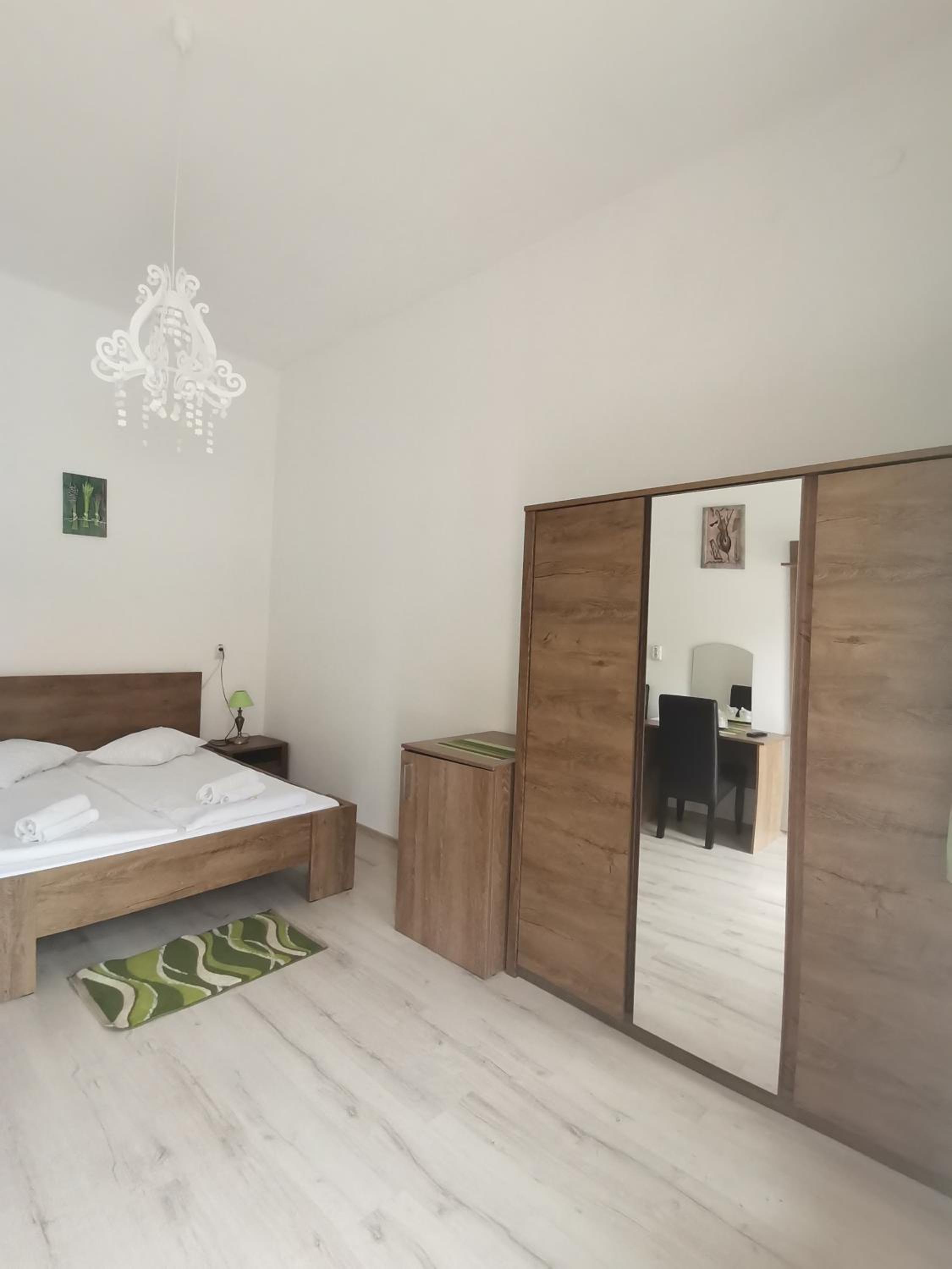 Double Room with Private Bathroom - Photo 5