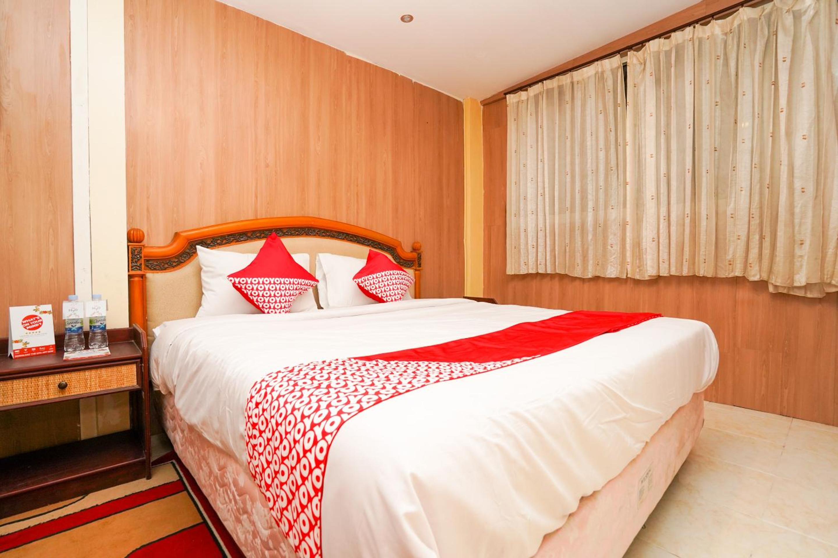 Deluxe Double Room - Photo 12