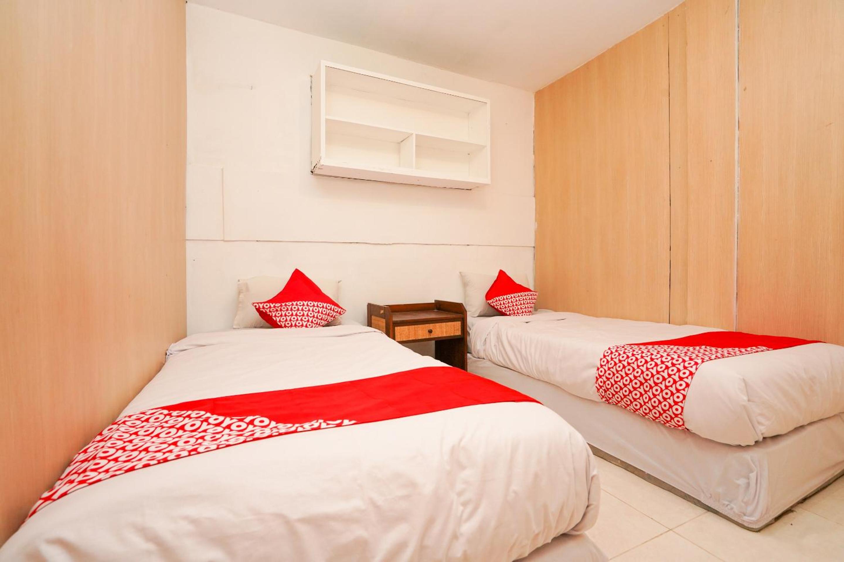 Standard Twin Room - Photo 5