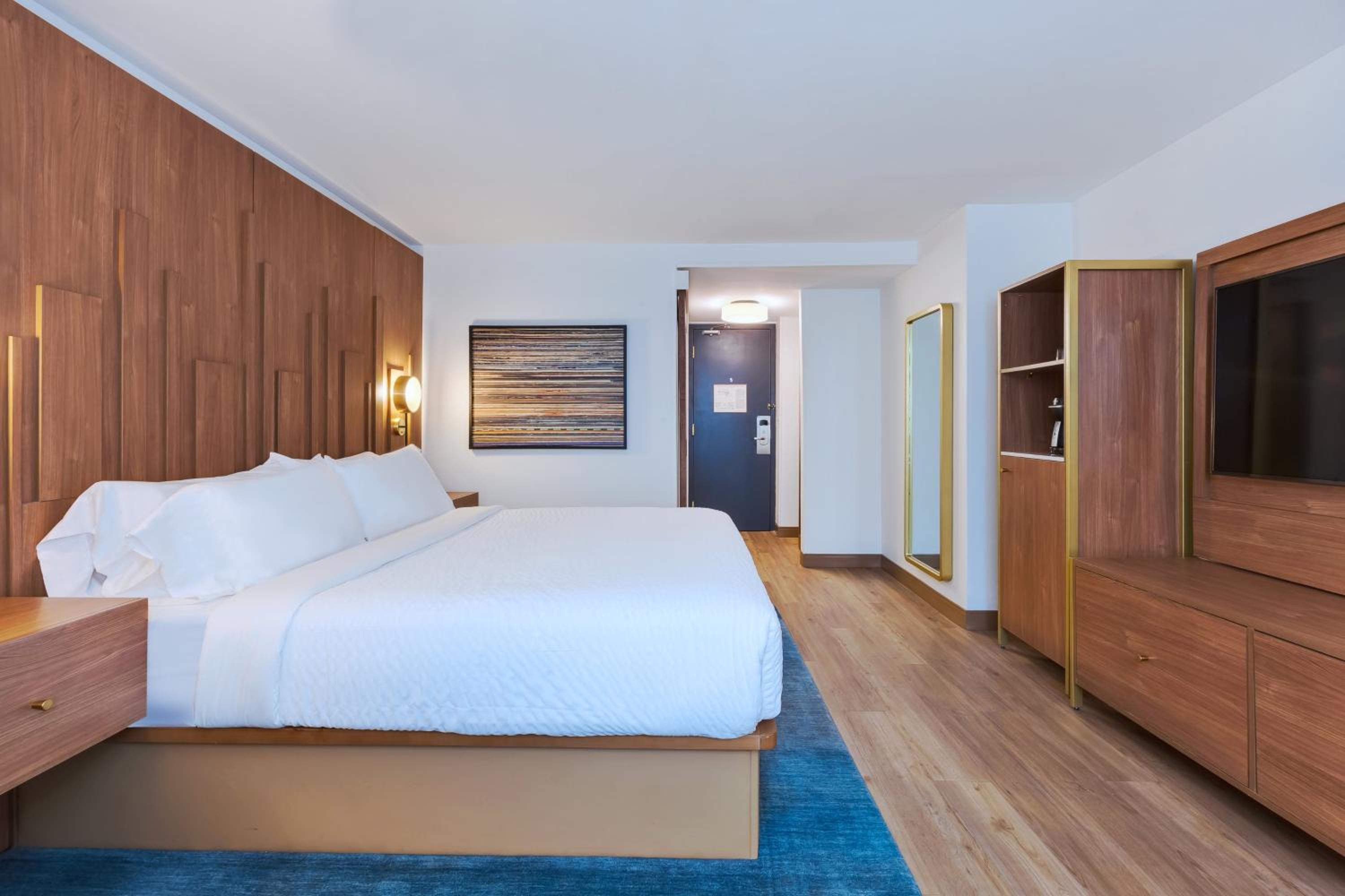 Standard King Room - Photo 2