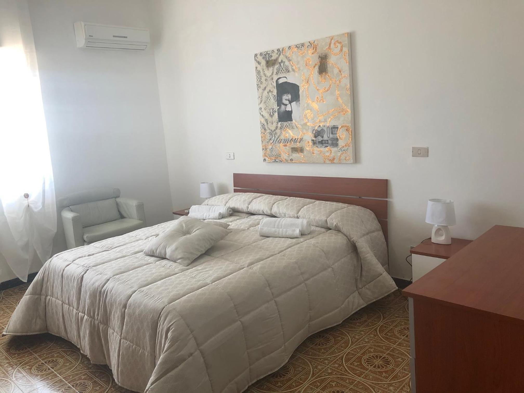 Economy Double Room photo 1