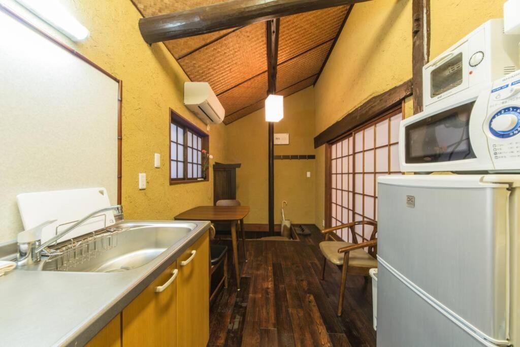 One-Bedroom House - Photo 26