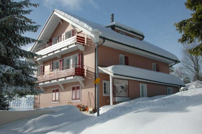 Apartment with Mountain View photo 1
