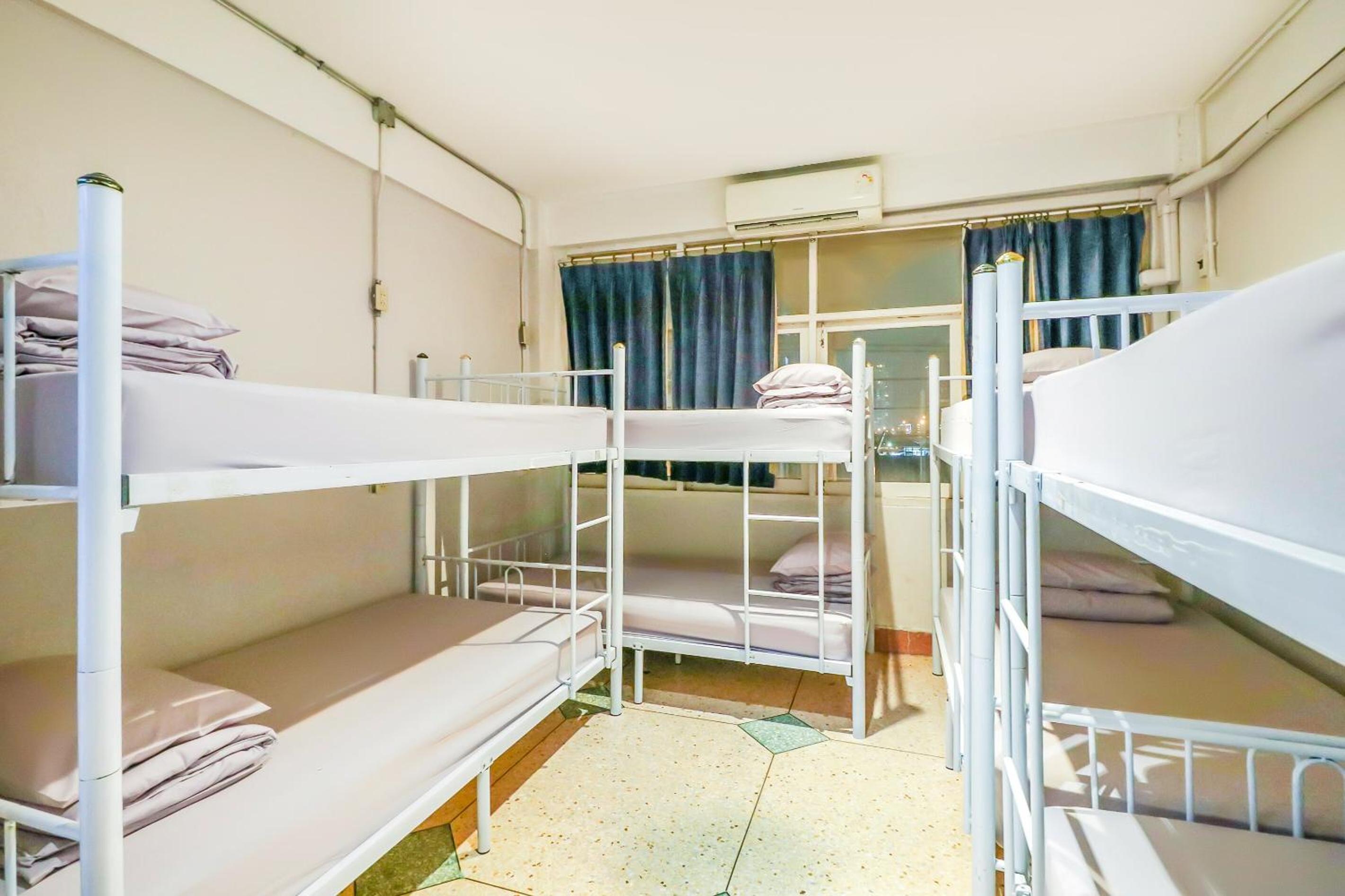 Bed in 8-Bed Mixed Dormitory Room photo 3