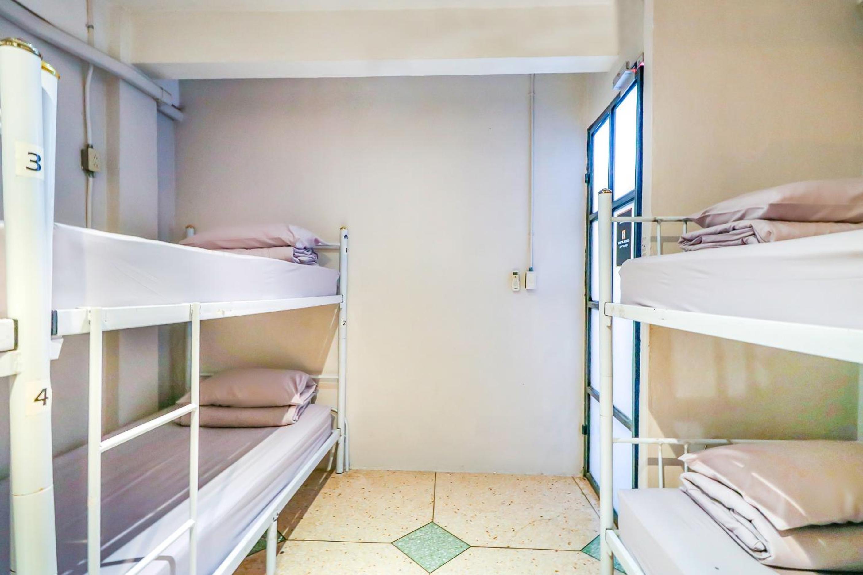 Bed in 8-Bed Mixed Dormitory Room photo 2