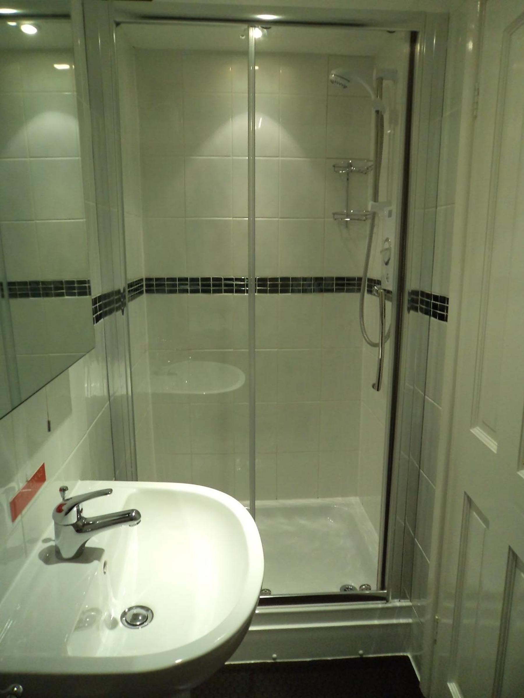 Double Room - Photo 8