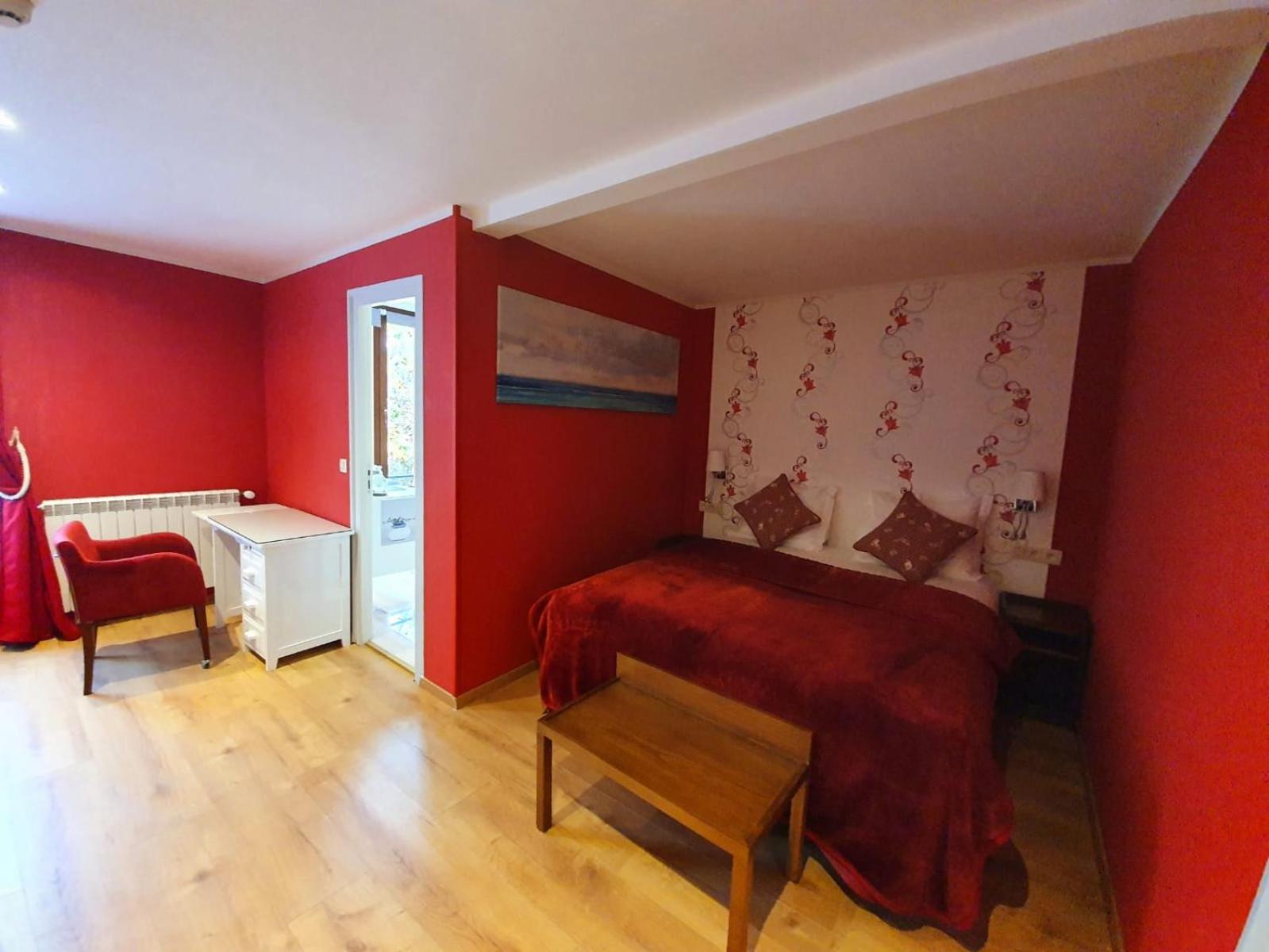 Deluxe Family Suite photo 3