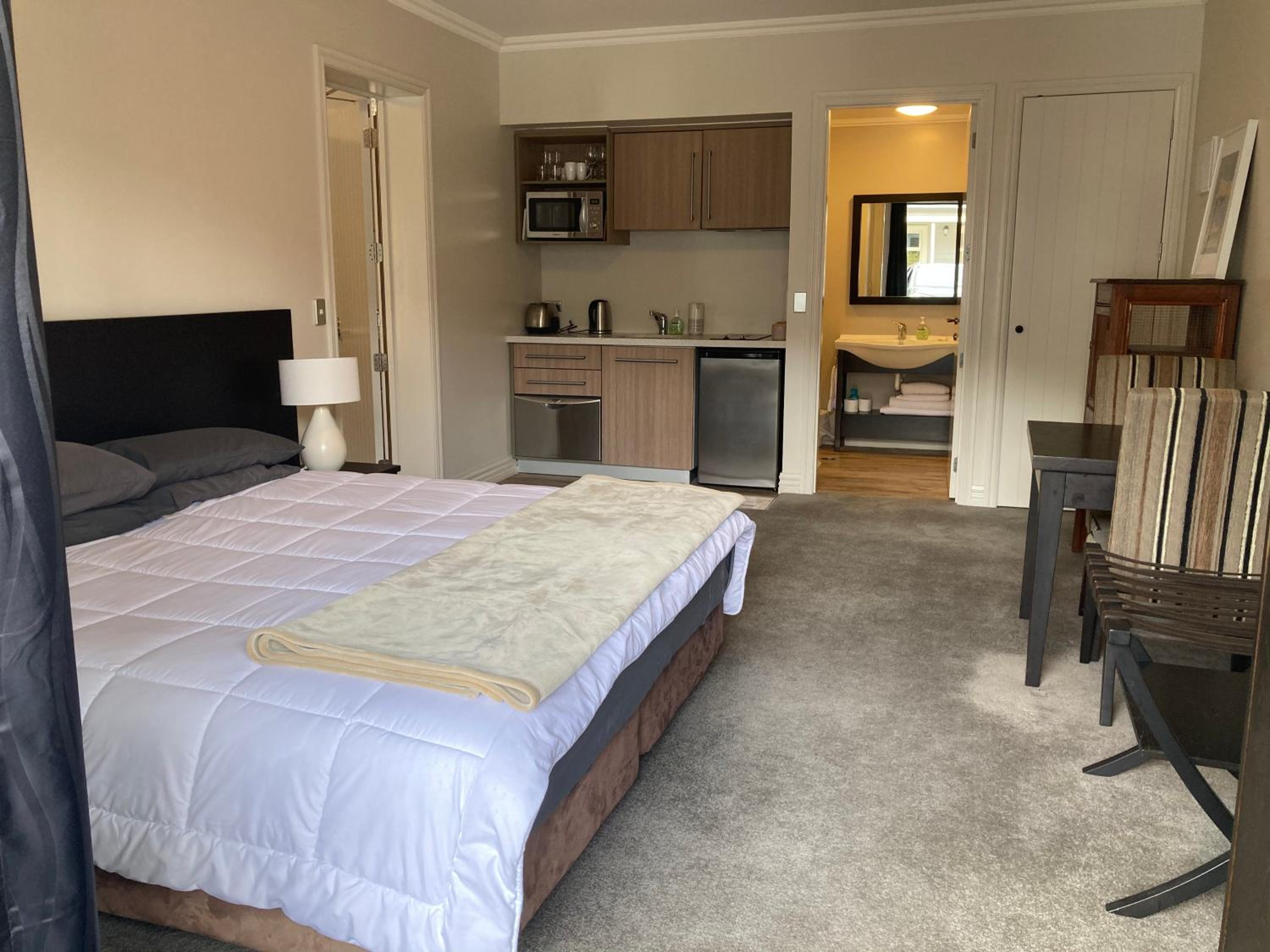 Studio Apartment