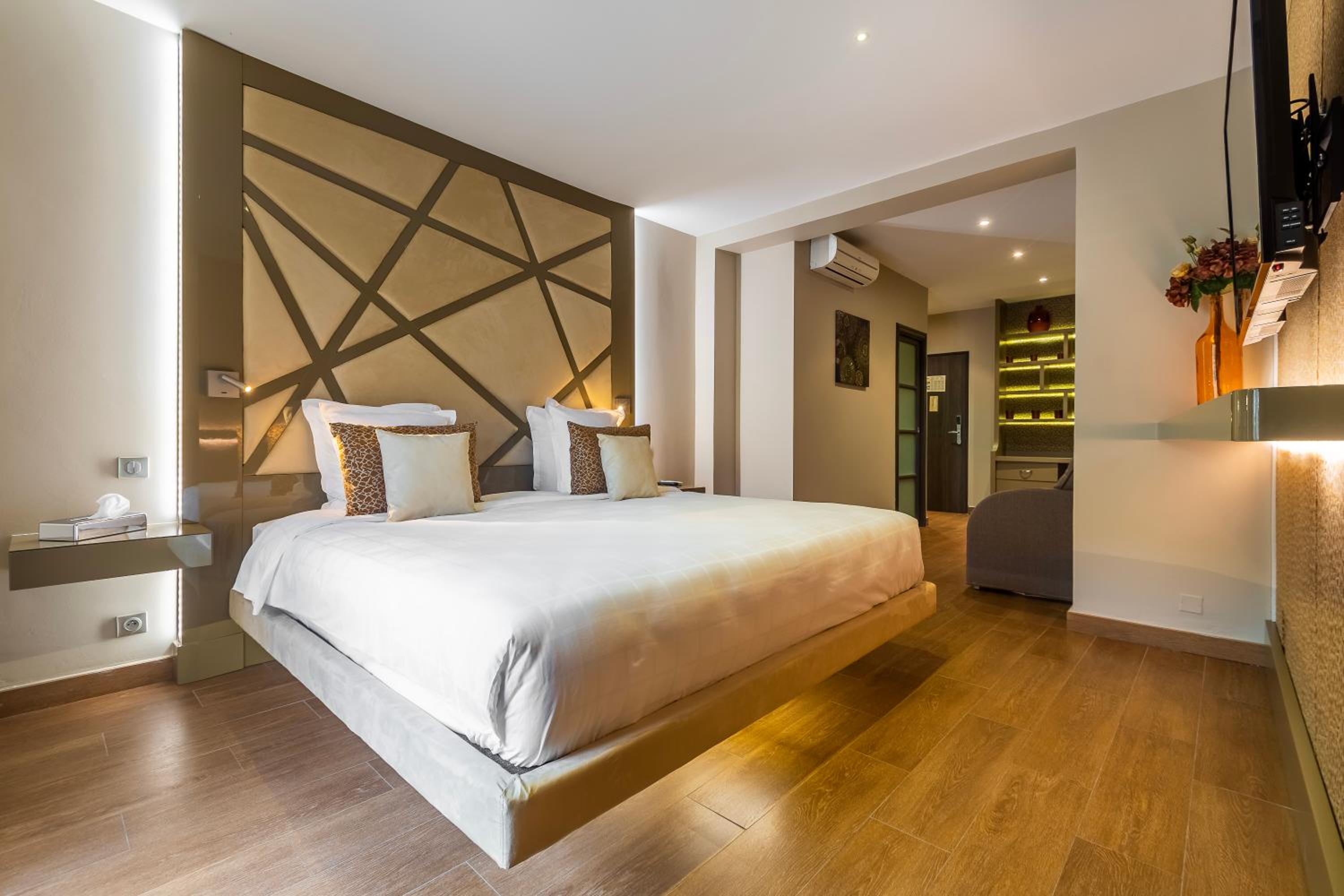 Deluxe Mountain Room