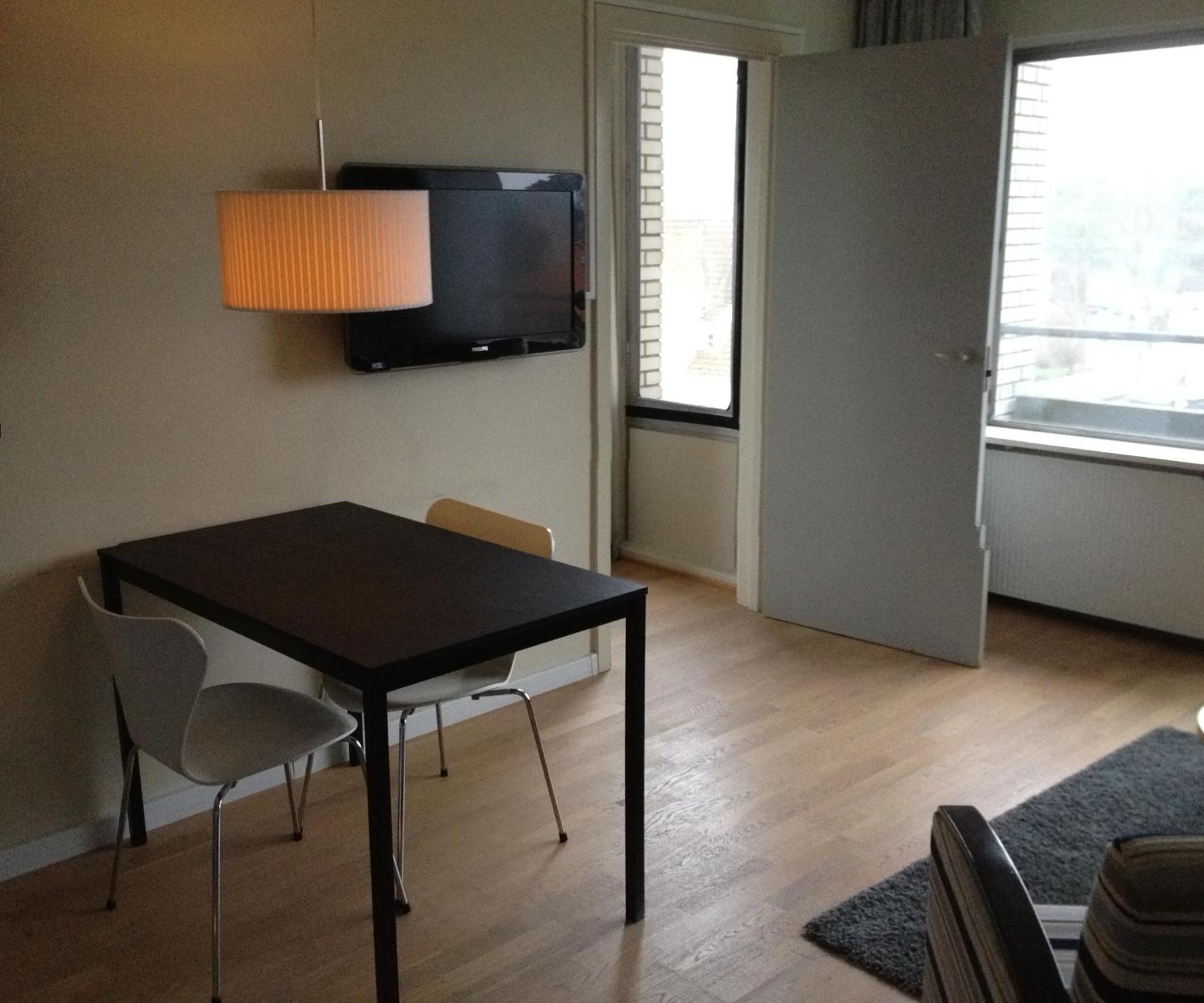 Family Room - Photo 2