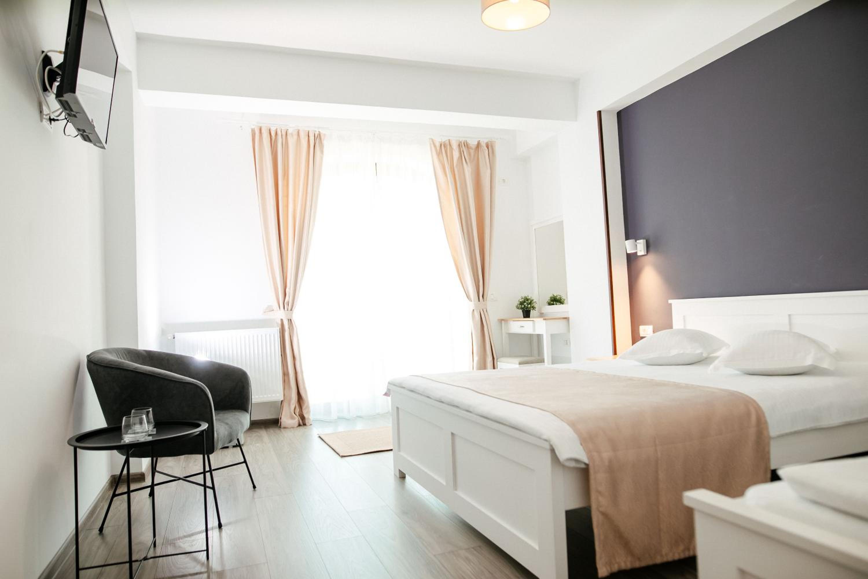 Superior Triple Room photo 3